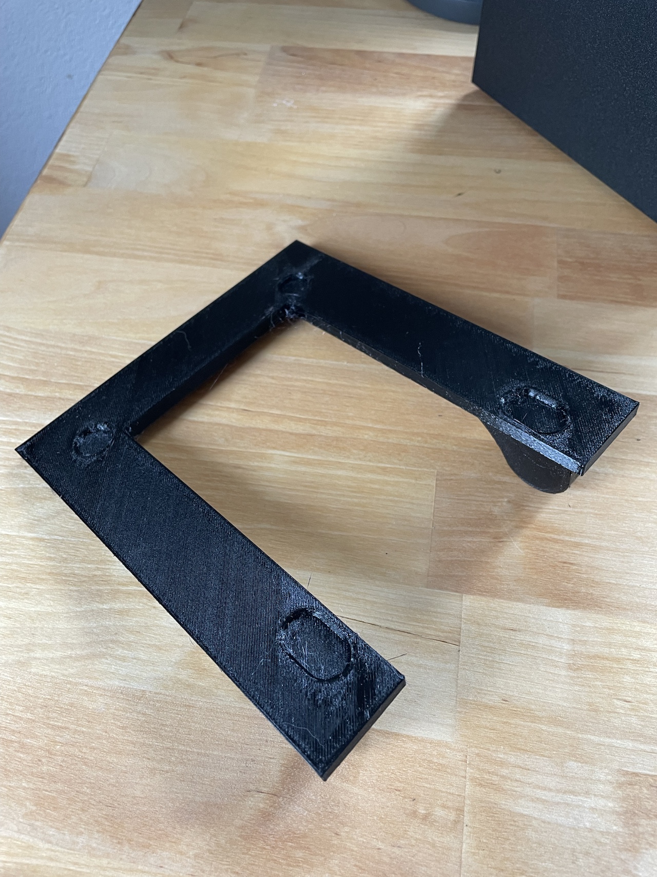 Variable angle Edifier MR4 stands — thumbnail 3