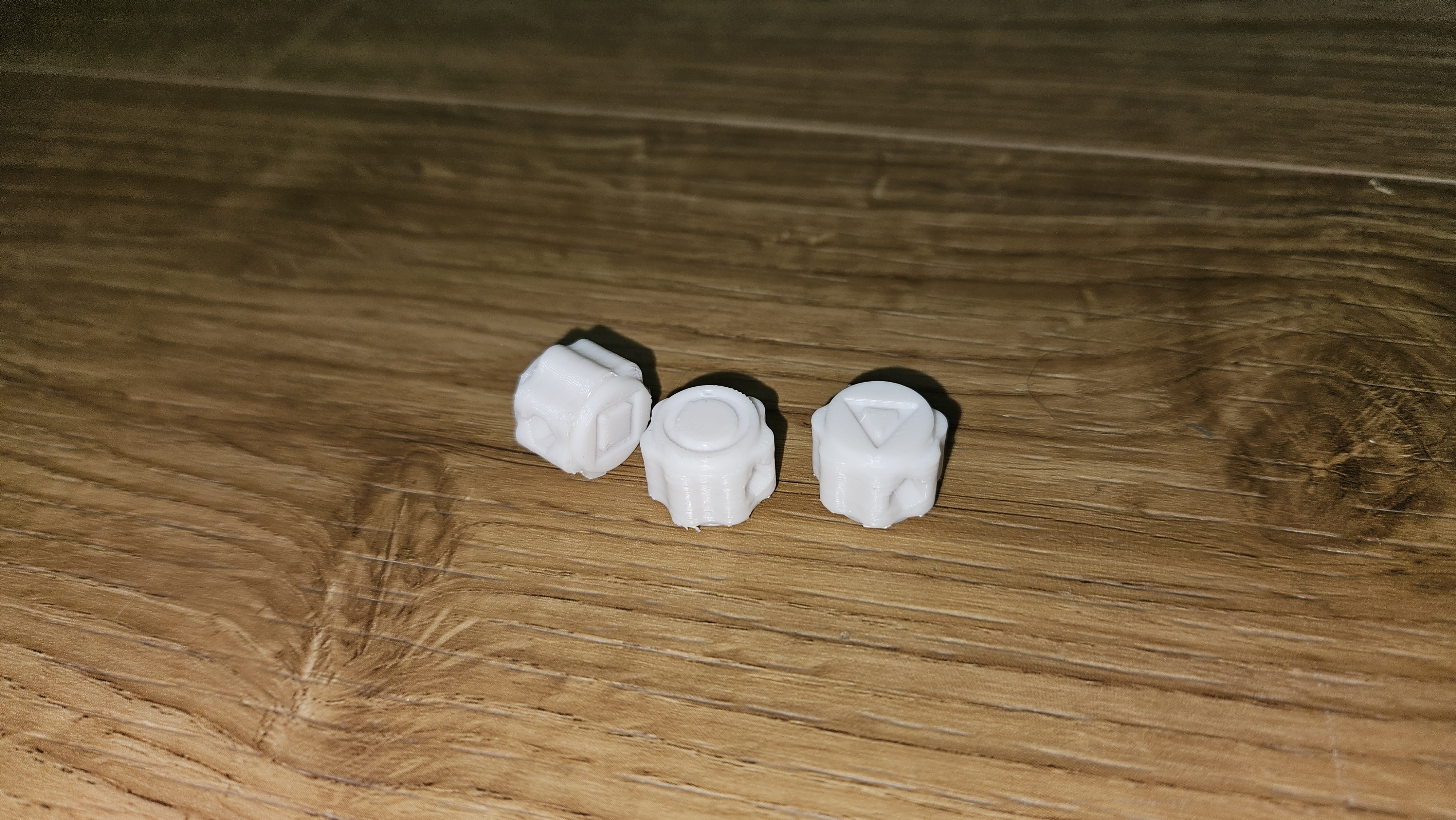 Gongi beads