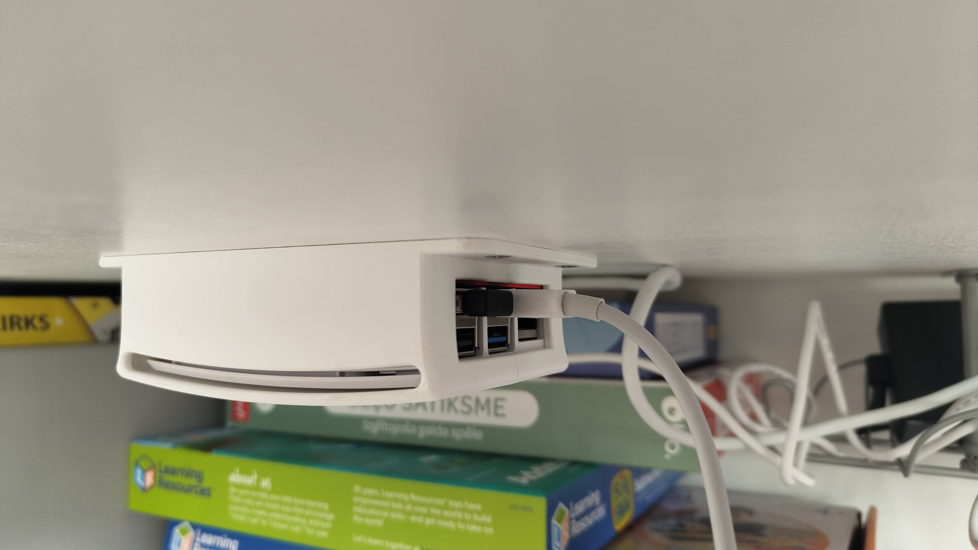 Raspberry Pi 5 Under-table mount