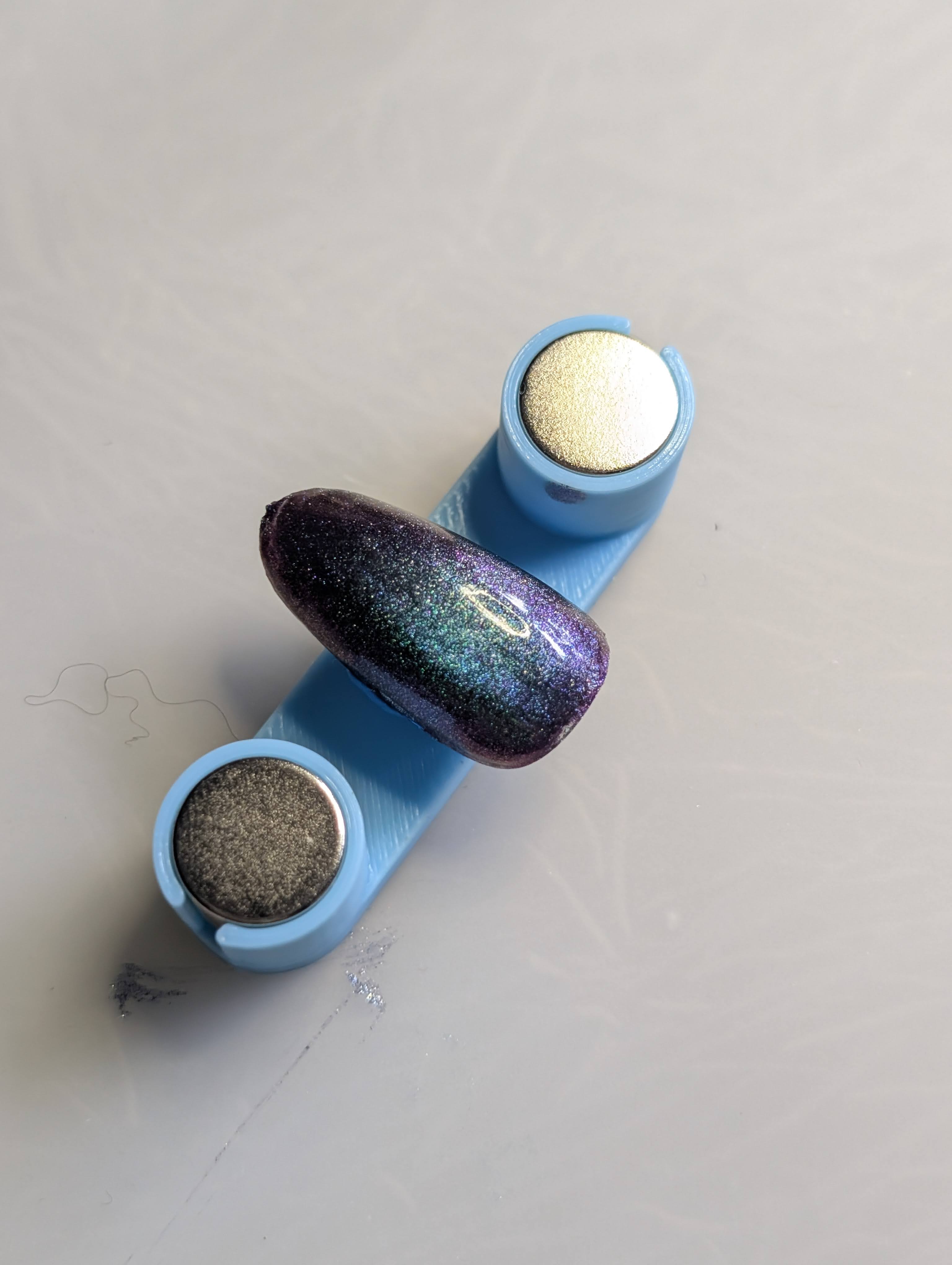 Magnetic Mani Nail Polish Velvet Effect Magnet Holder - Round 3D model