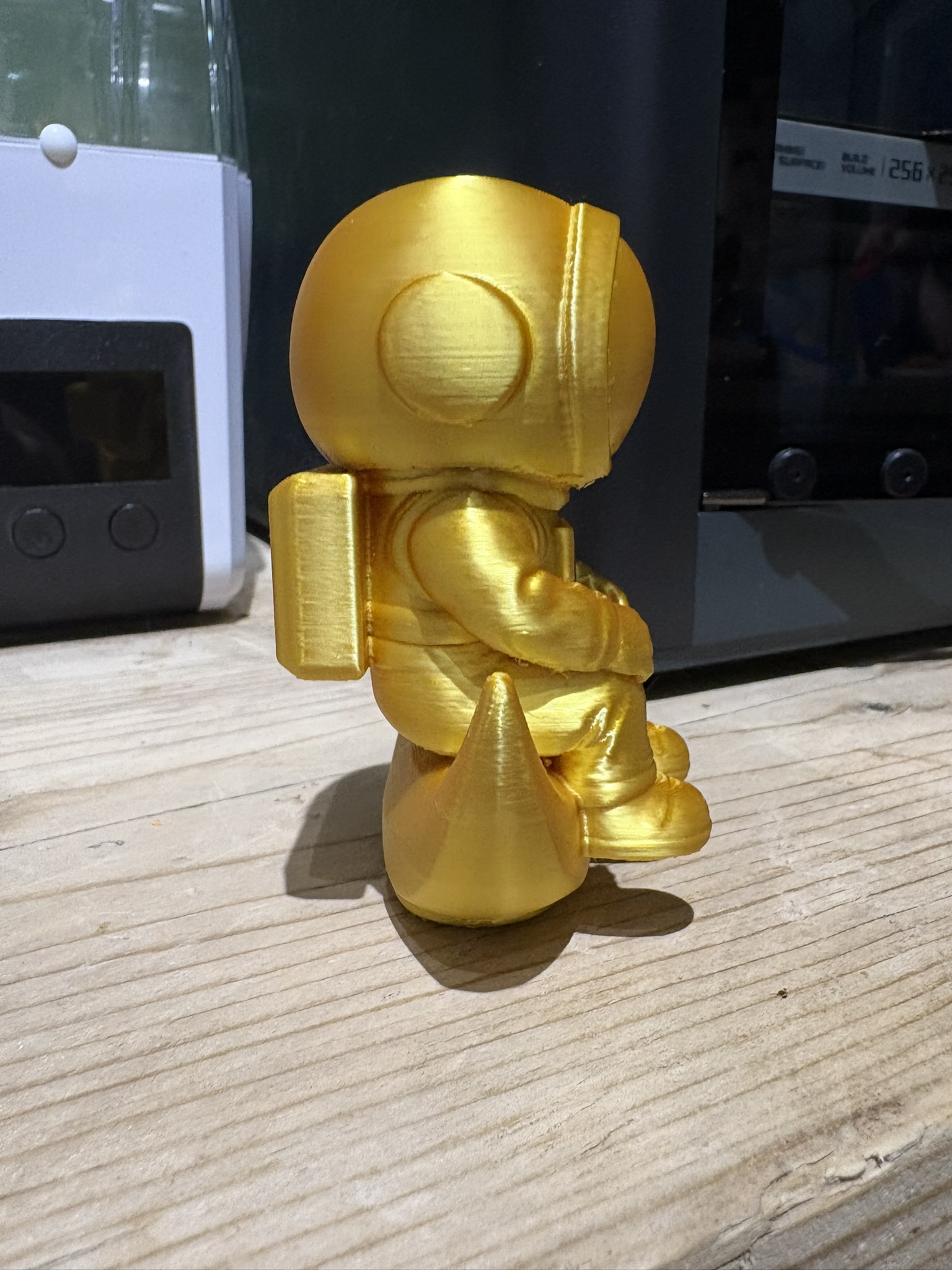 Spaceman sat on moon — thumbnail 6