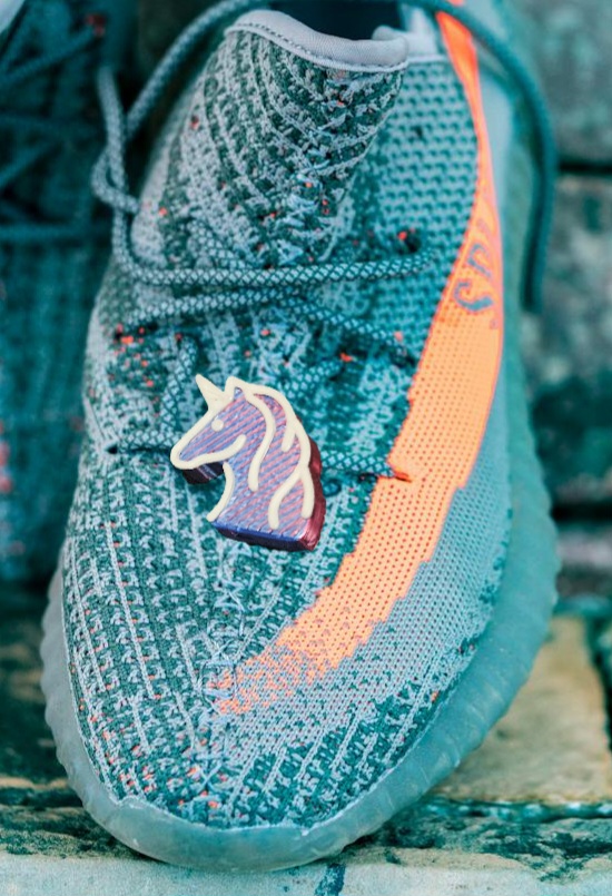 textured unicorn bead - now for laces