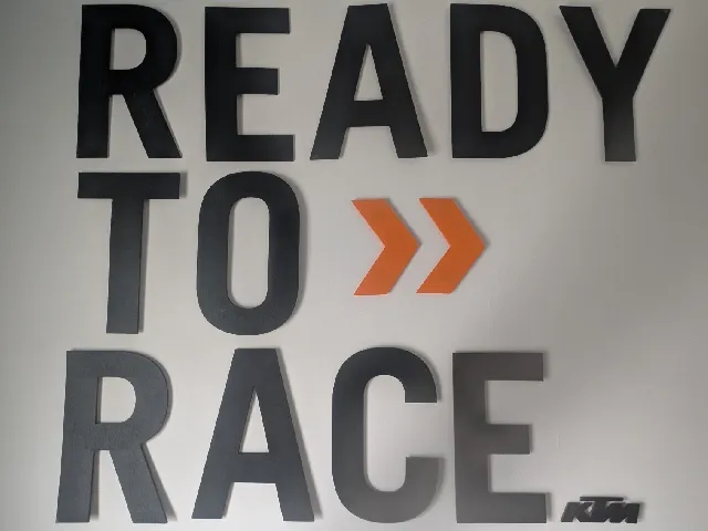 KTM „Ready to Race“ Wandmodell / Wall Art Logo