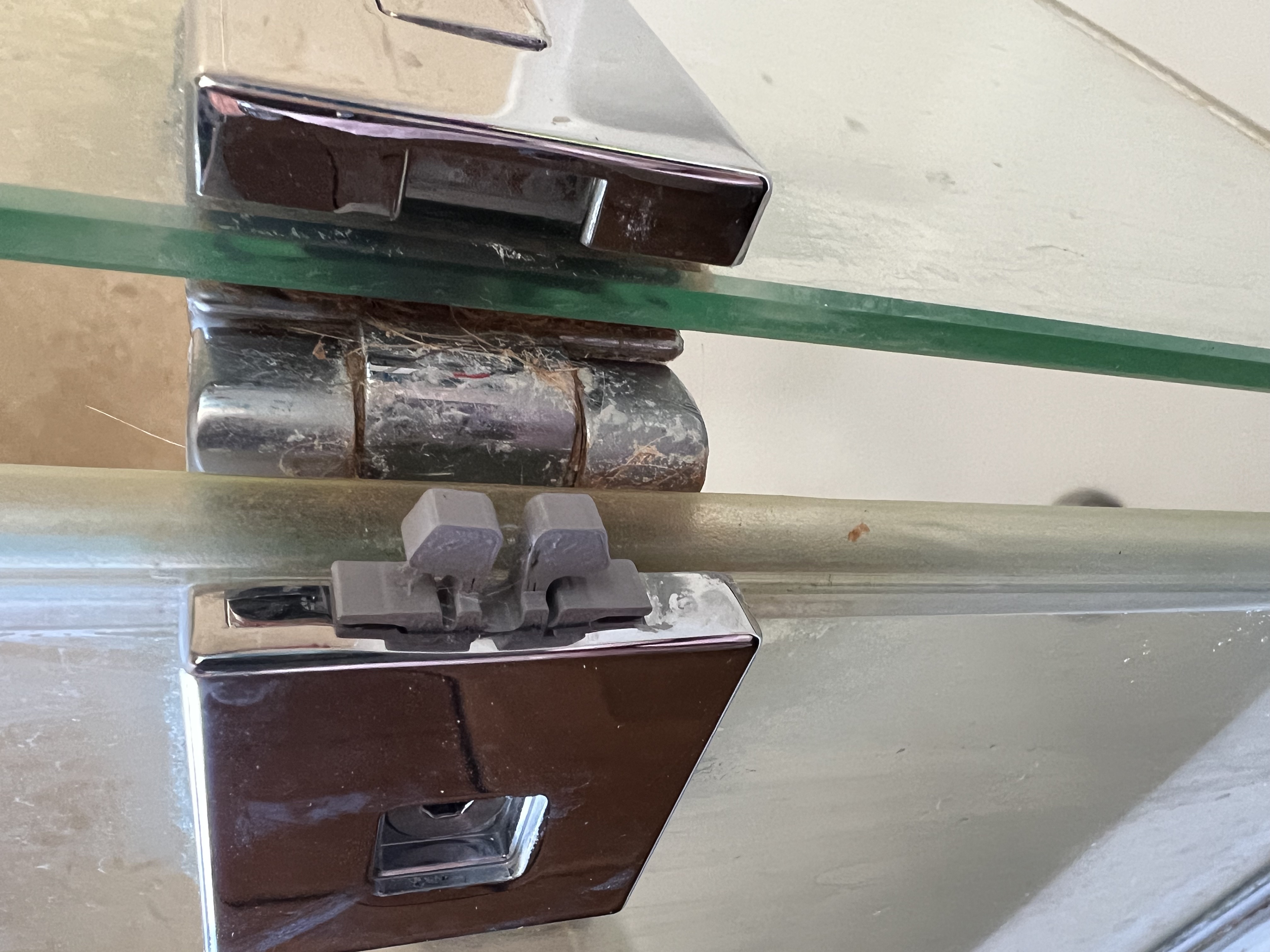 Kudos Shower/Bath Screen Hinge Spring / Clip