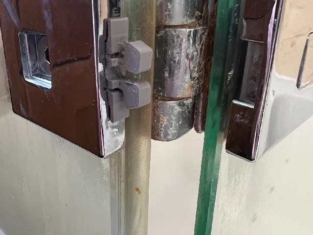 Kudos Shower/Bath Screen Hinge Spring / Clip
