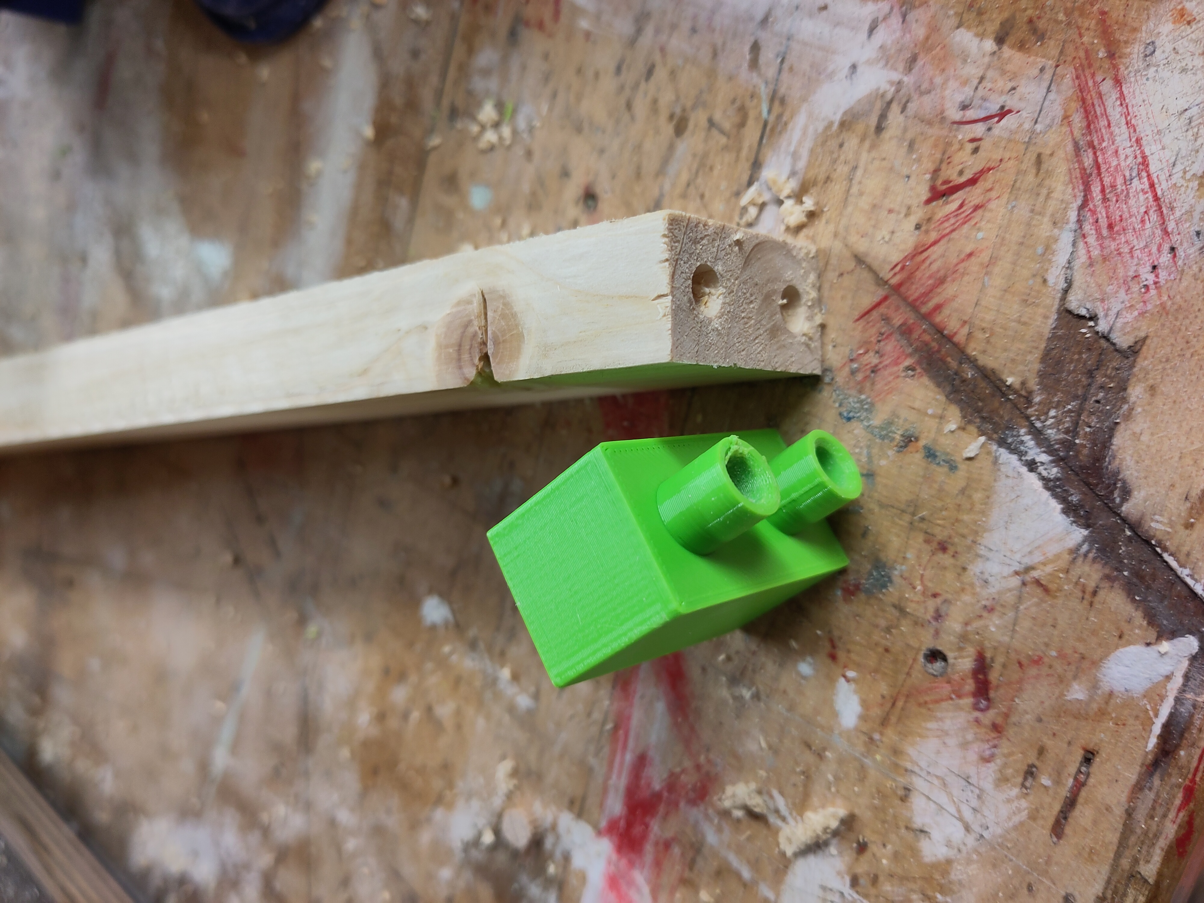 Drilling guide for 35x17 mm slat for 6 mm dowels