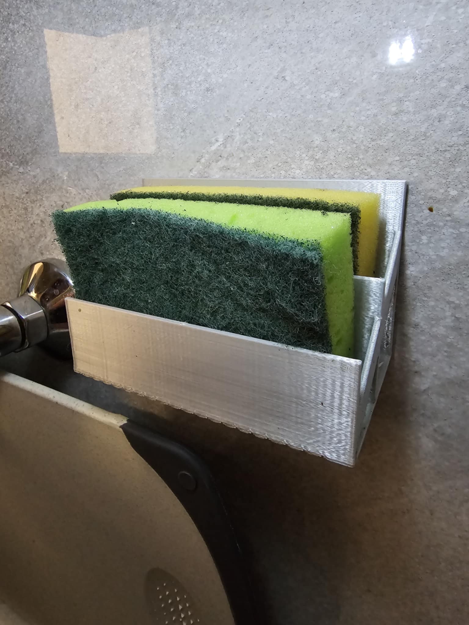Dish sponge base with drainage holes (  sponge size 114cm x 67cm x 23cm ) NO SUPPORTS