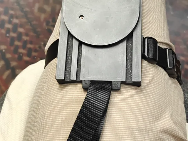 Magnetic Keyboard Thigh Mount