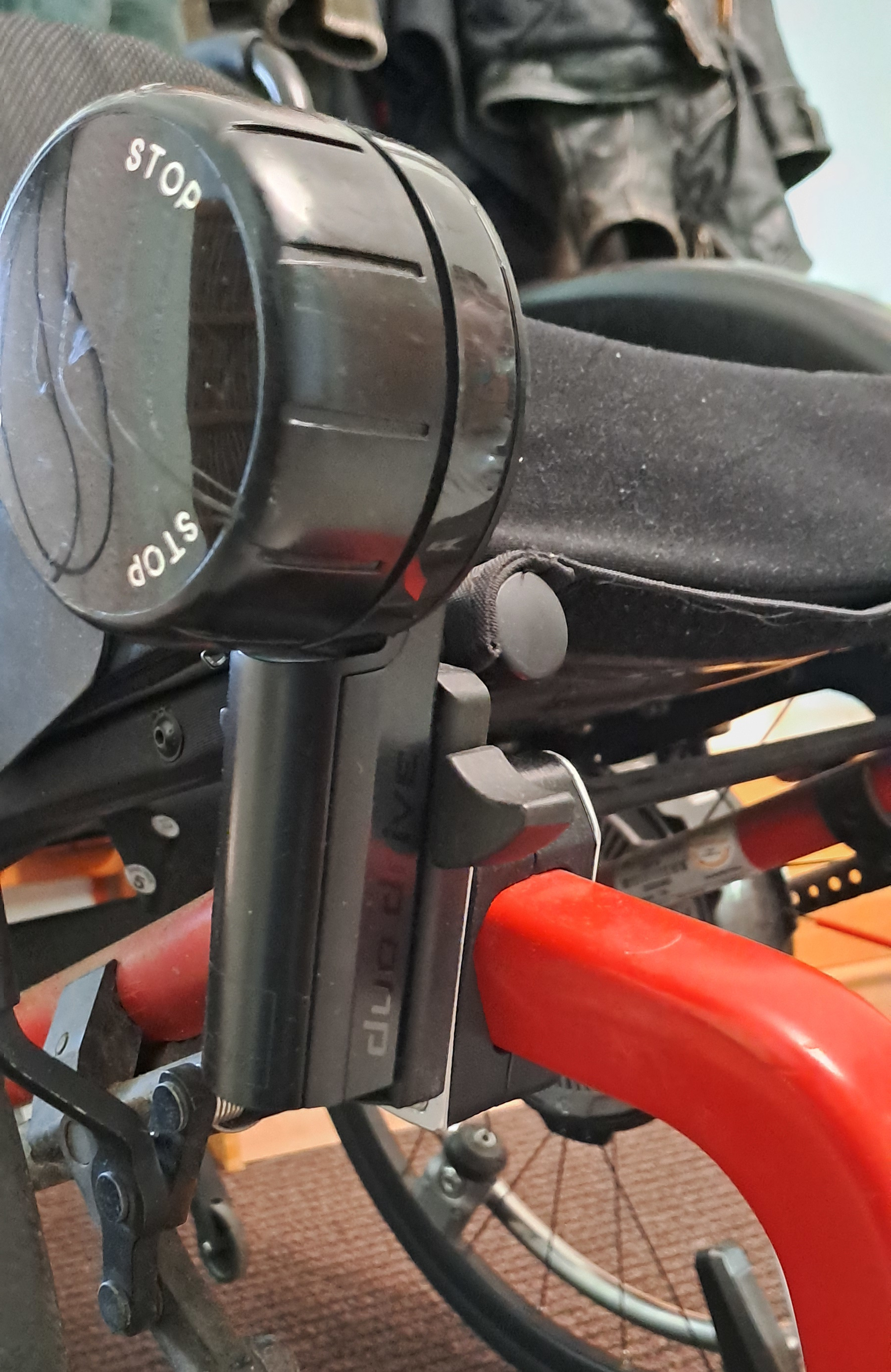 Control unit mount for Alber e-Motion DuoDrive on Küschall