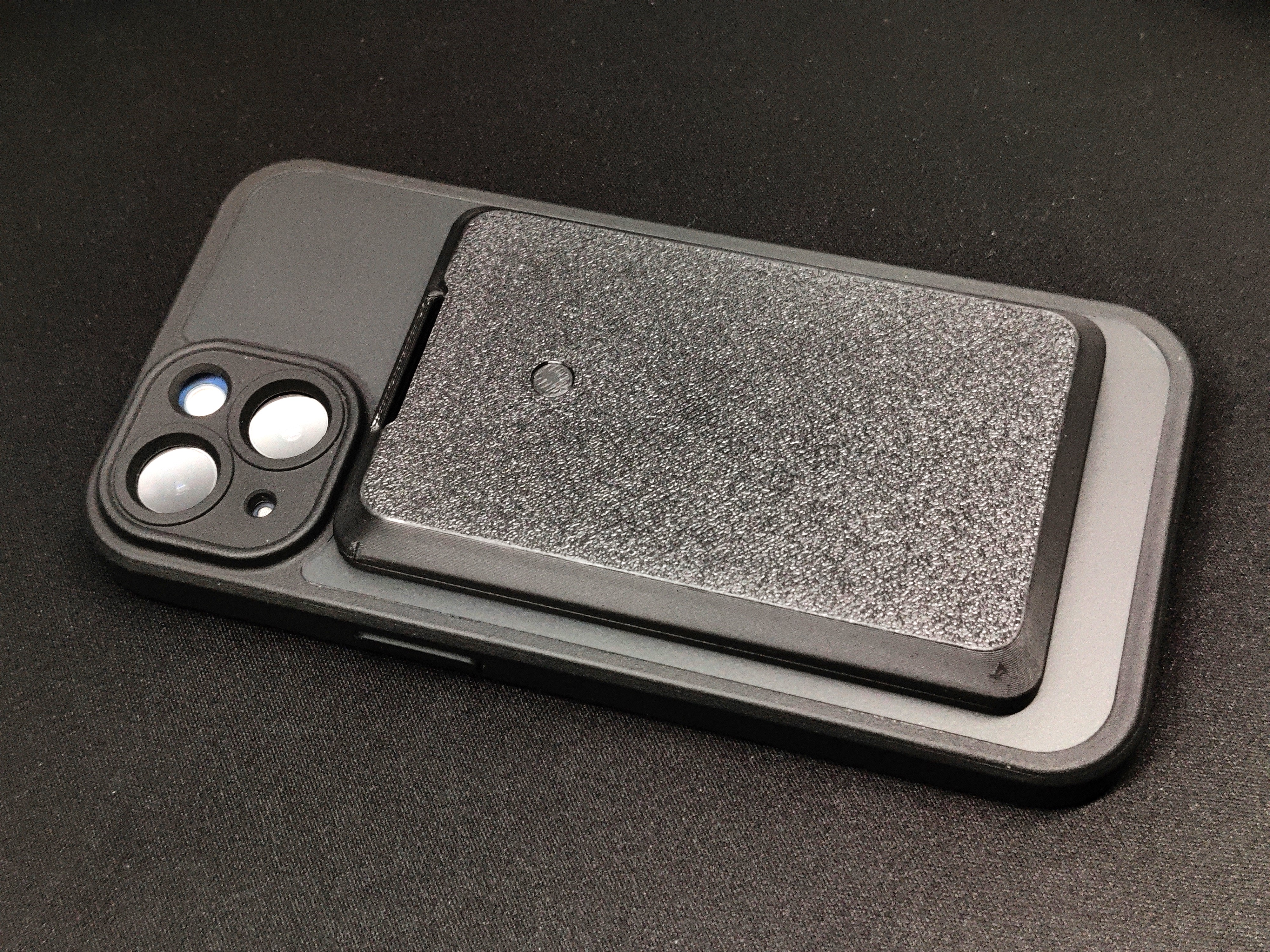 Stealthy magsafe case for Seeed SenseCAP T1000-E