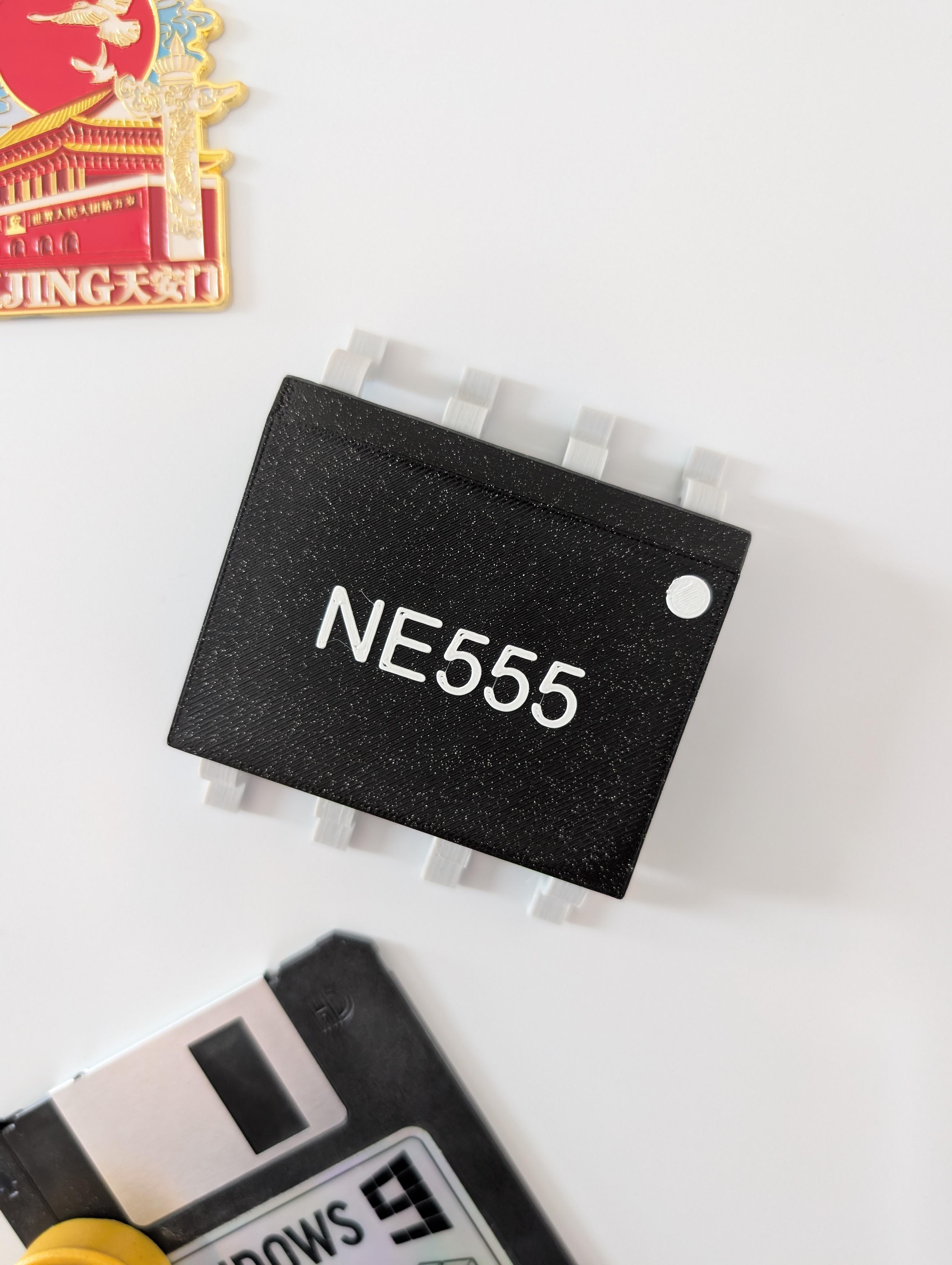 NE555 Fridge Magnet