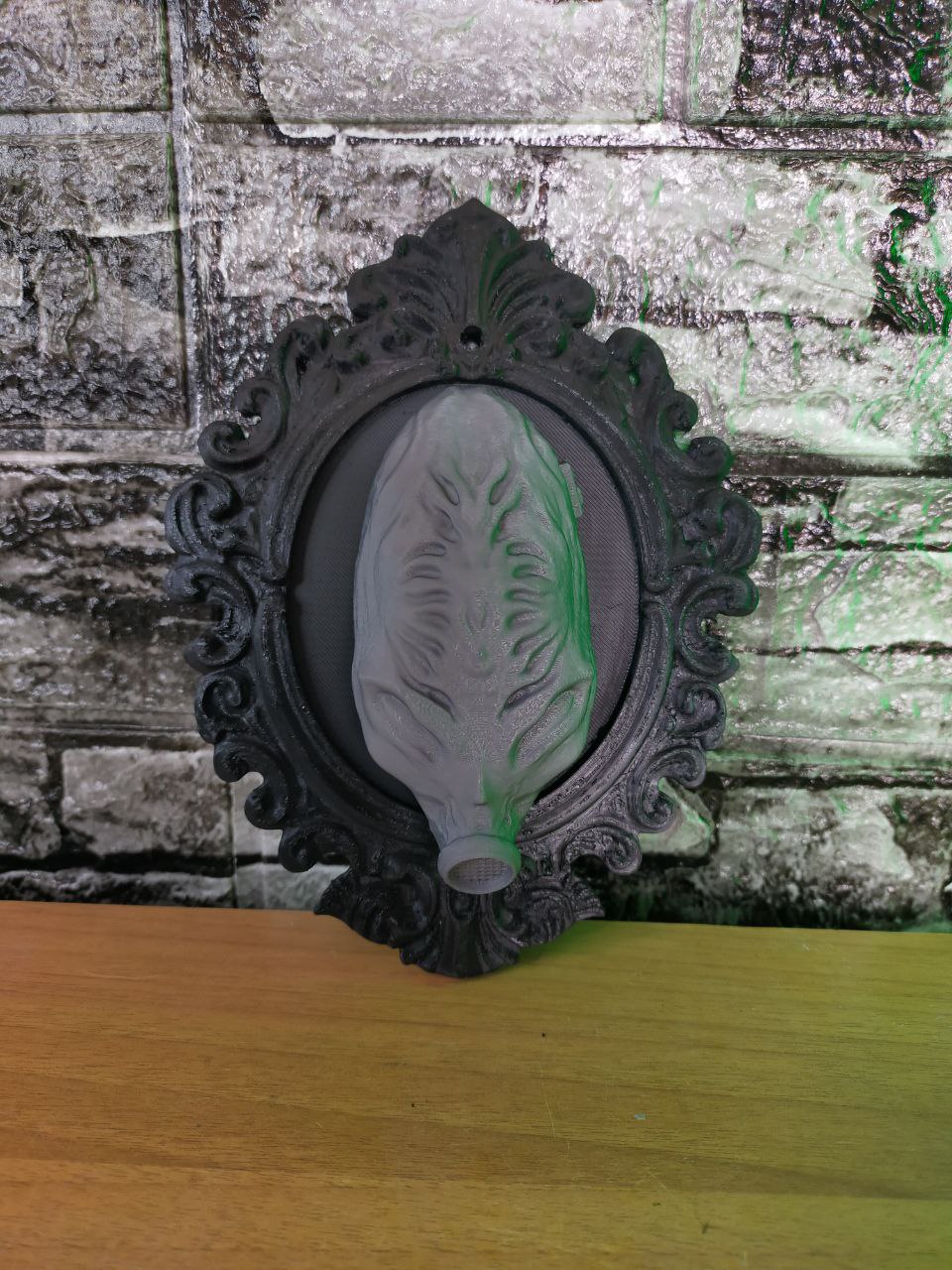Miniatura 8 do modelo 3D ALIEN FRAME – Gothic Sci-Fi Wall Art