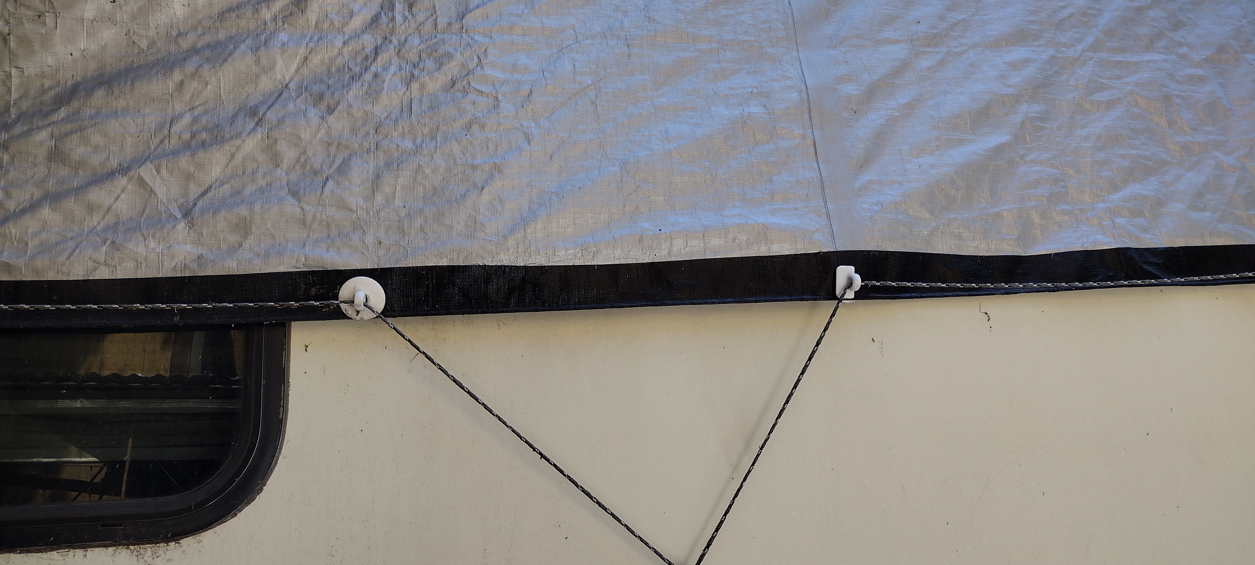 Tarp Helpers