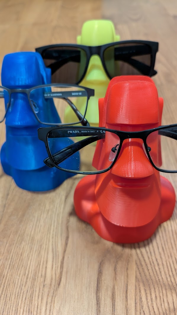 Moai eyeglass holder