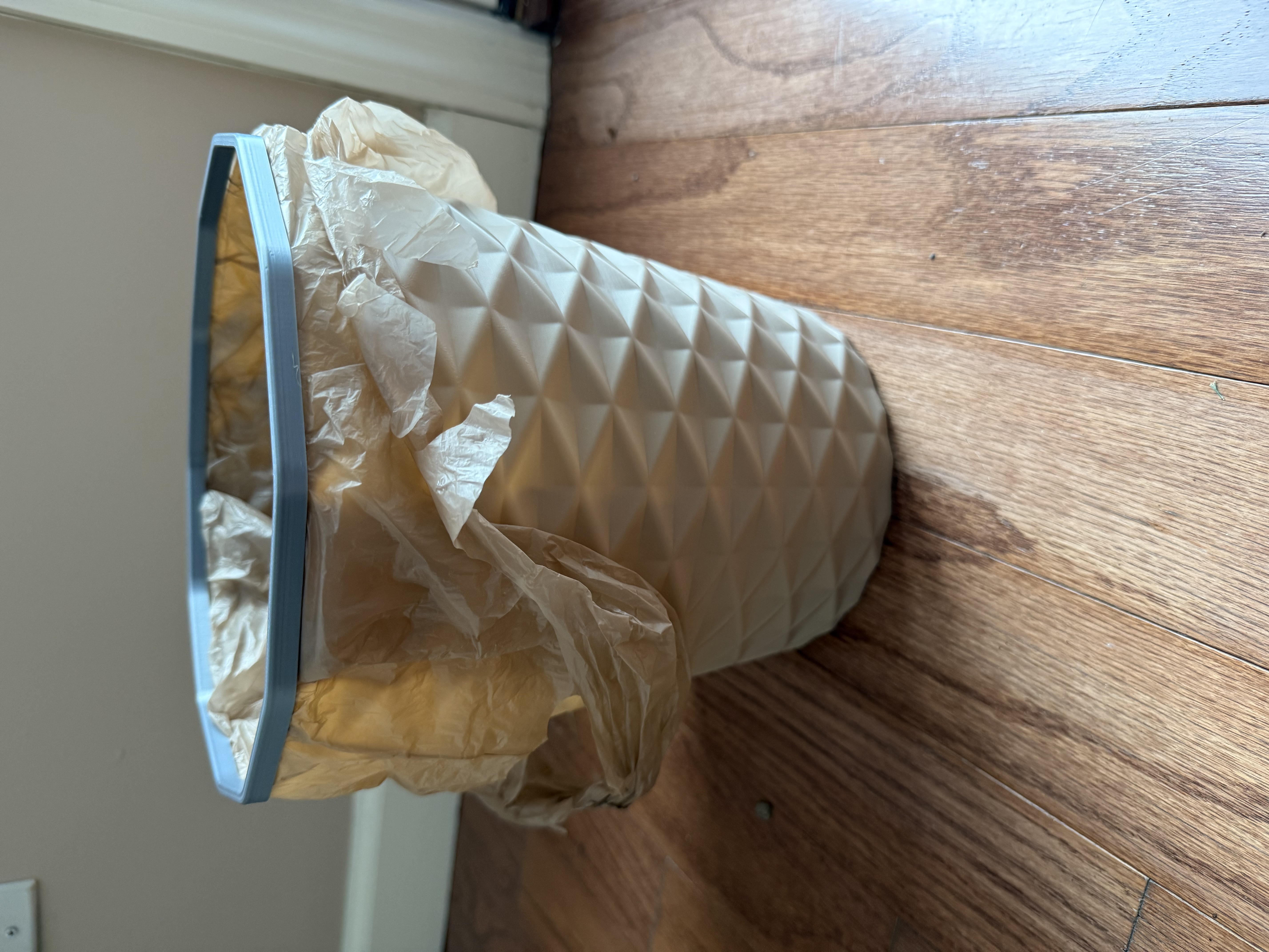 Strong Geometric Vase Mode bin/trash can - bottom fixed
