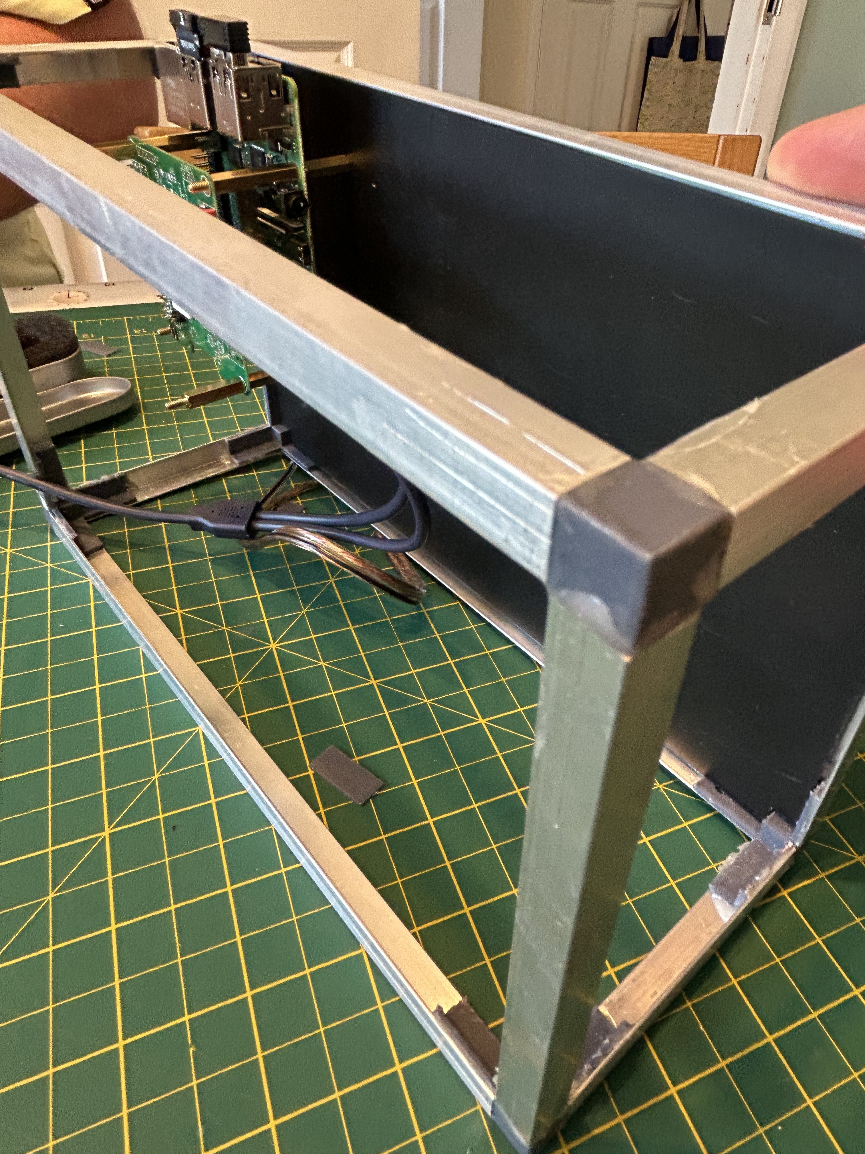 10mm Aluminium angle corner bracket