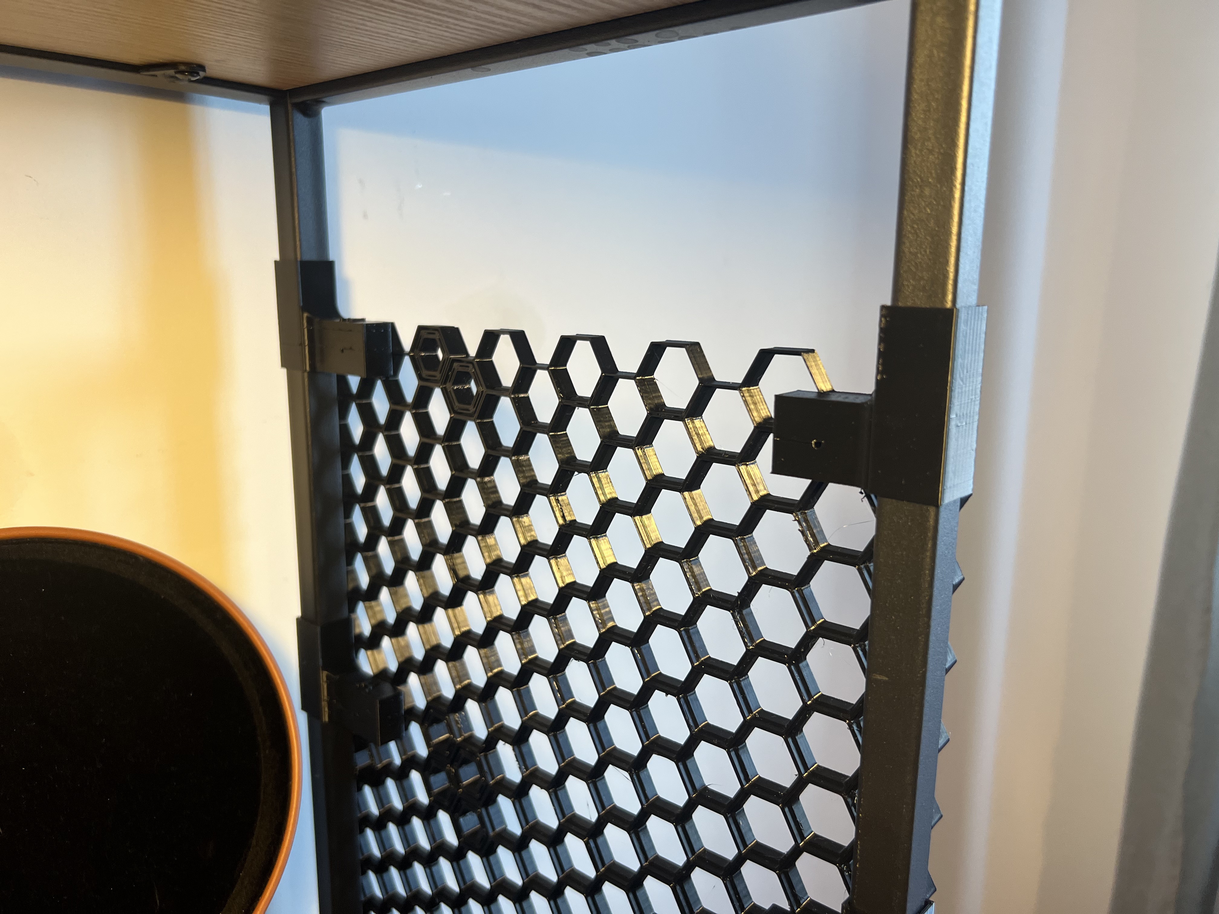 Square bar mounting holder