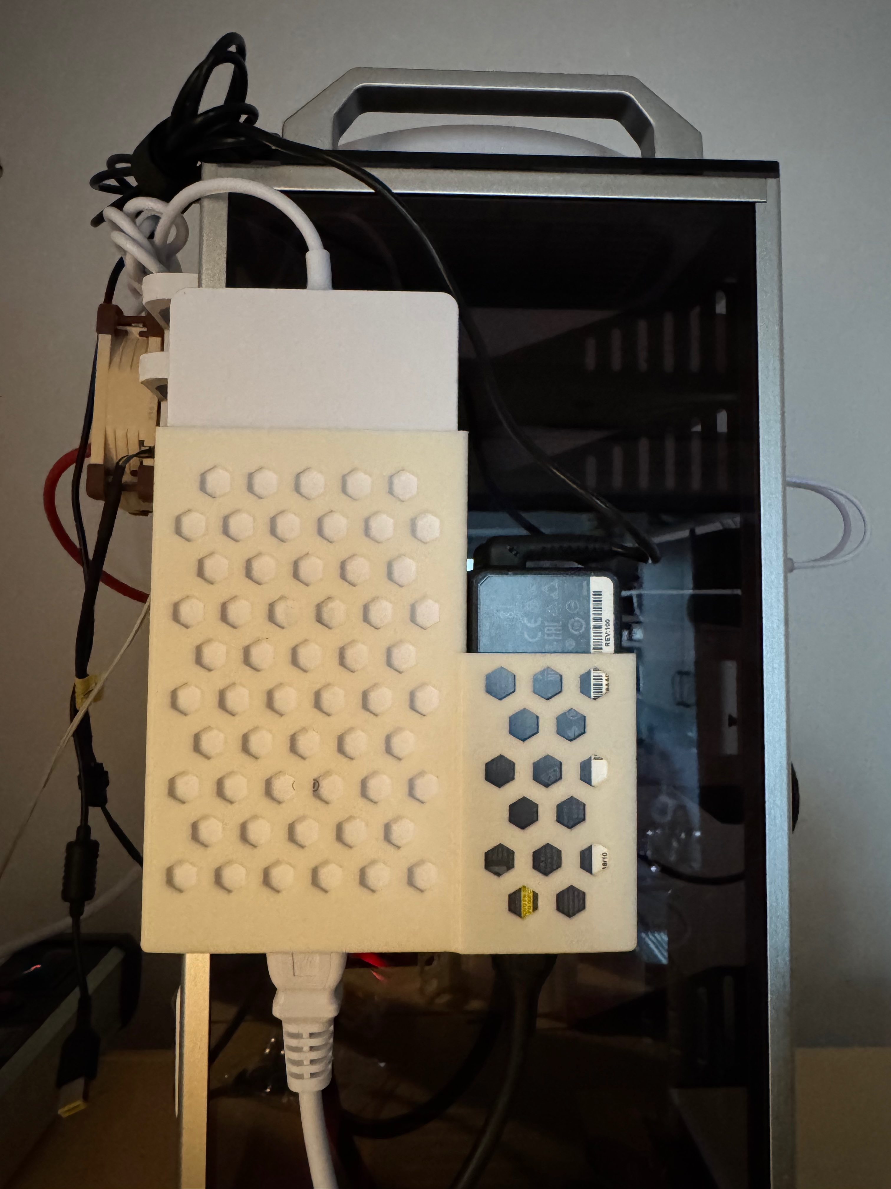 Ubiquity 210W Charger + Lenovo M920 charger minirack holder