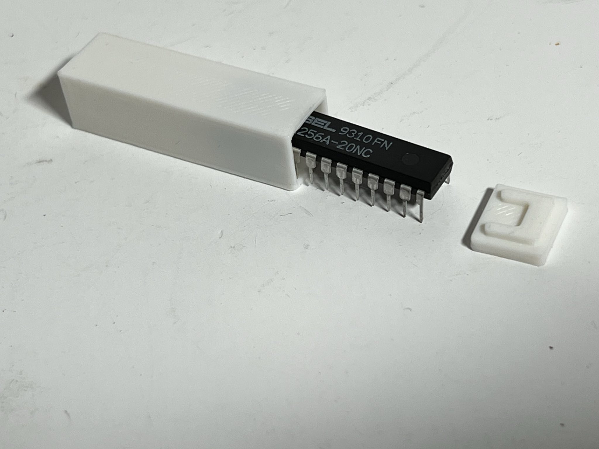 DIP Chip Shipping Protector JEDEC (Up to 40mm)