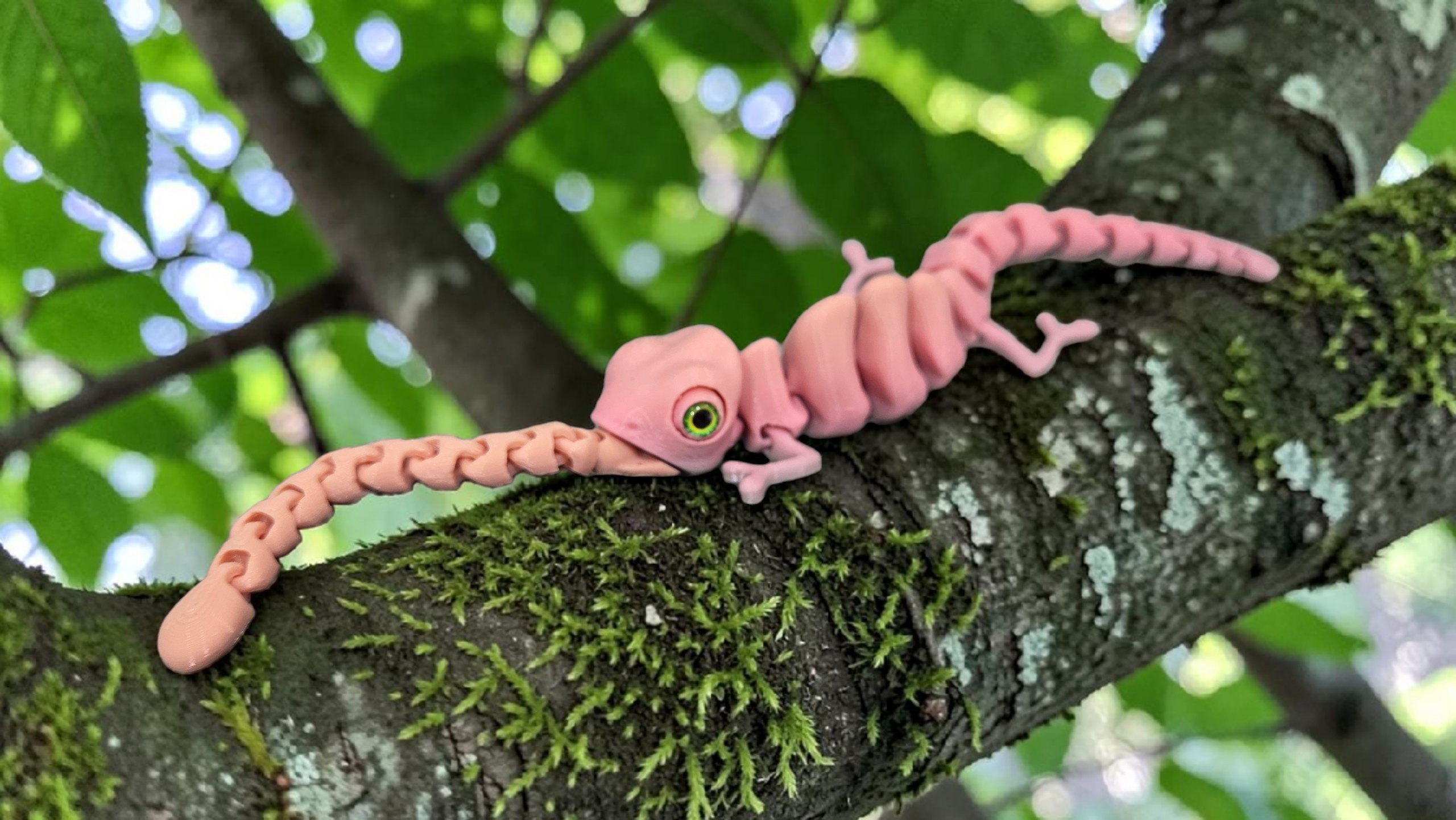 Articulated Chameleon - Movable Eyes - 6mm + 8mm glass eye compatible