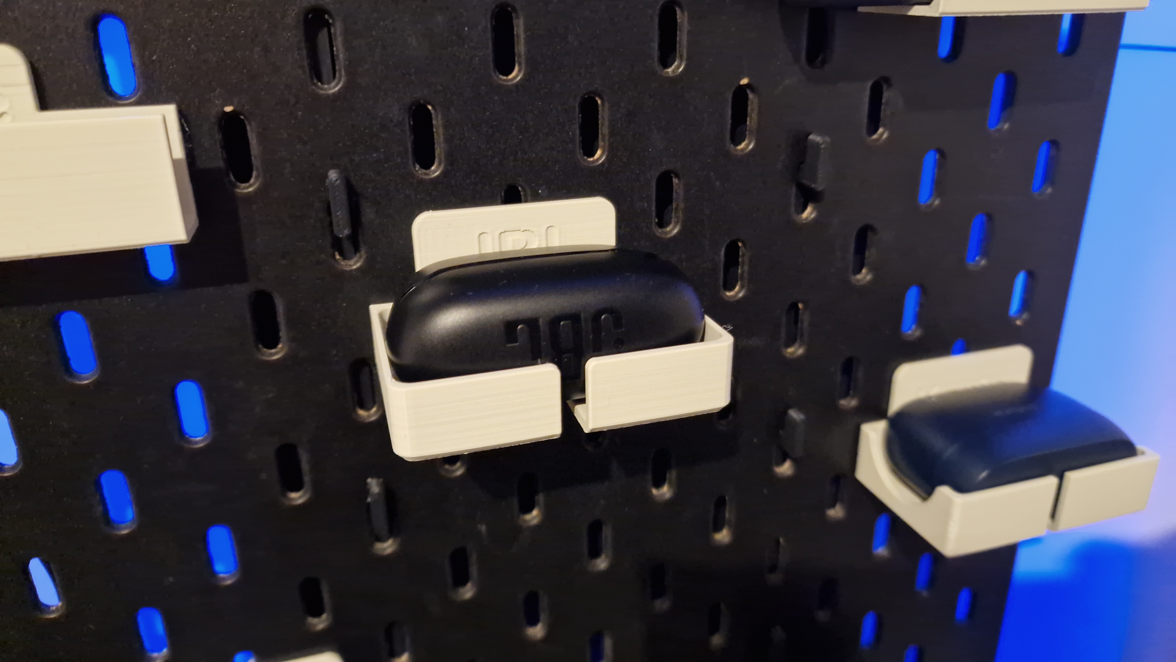 JBL endurance 2 holder (an 'Ikea Skadis Charger wall' module)