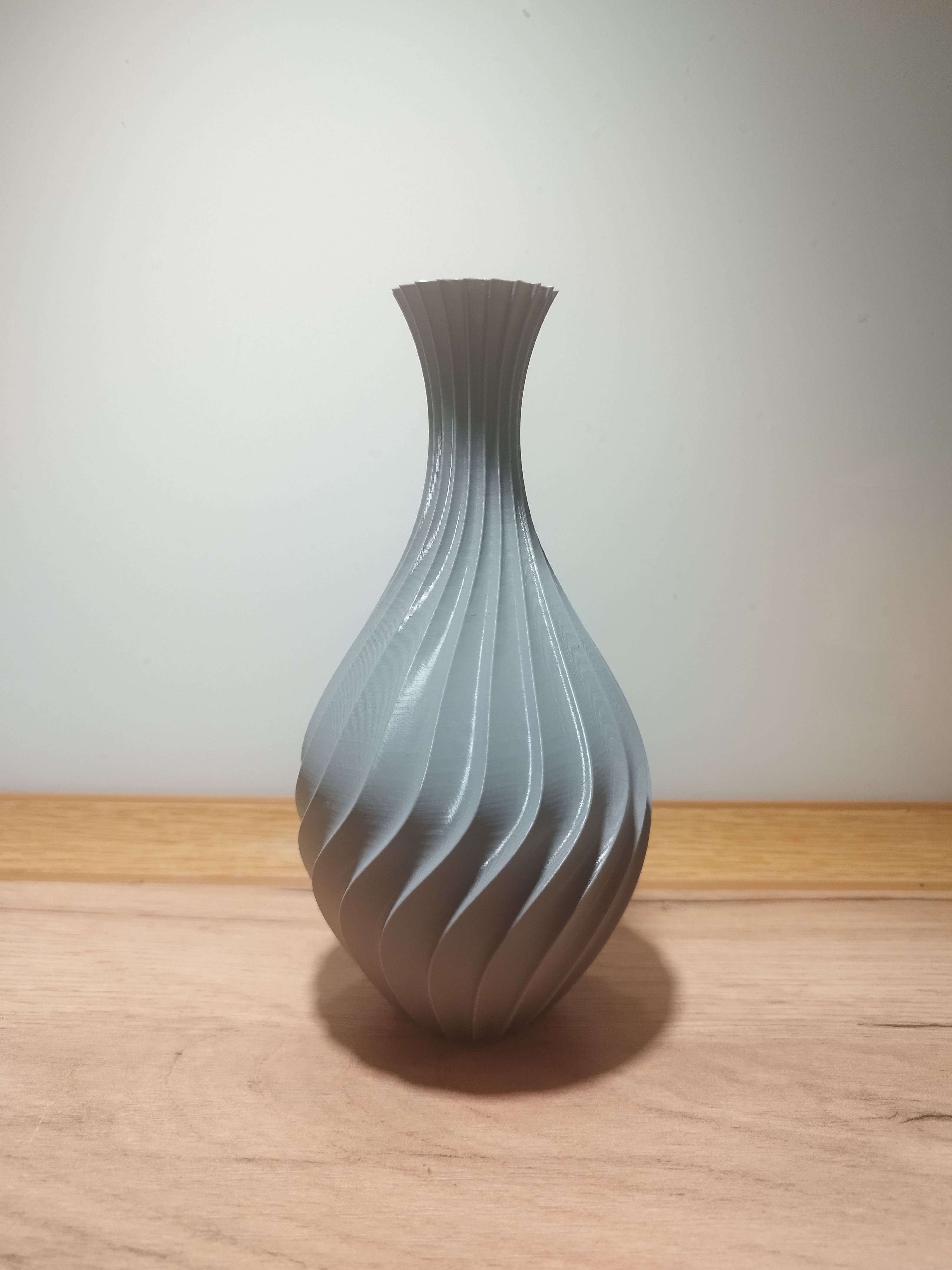 Modern Spiral Vase – Decorative 3D Printable Vase for Dried Flowers