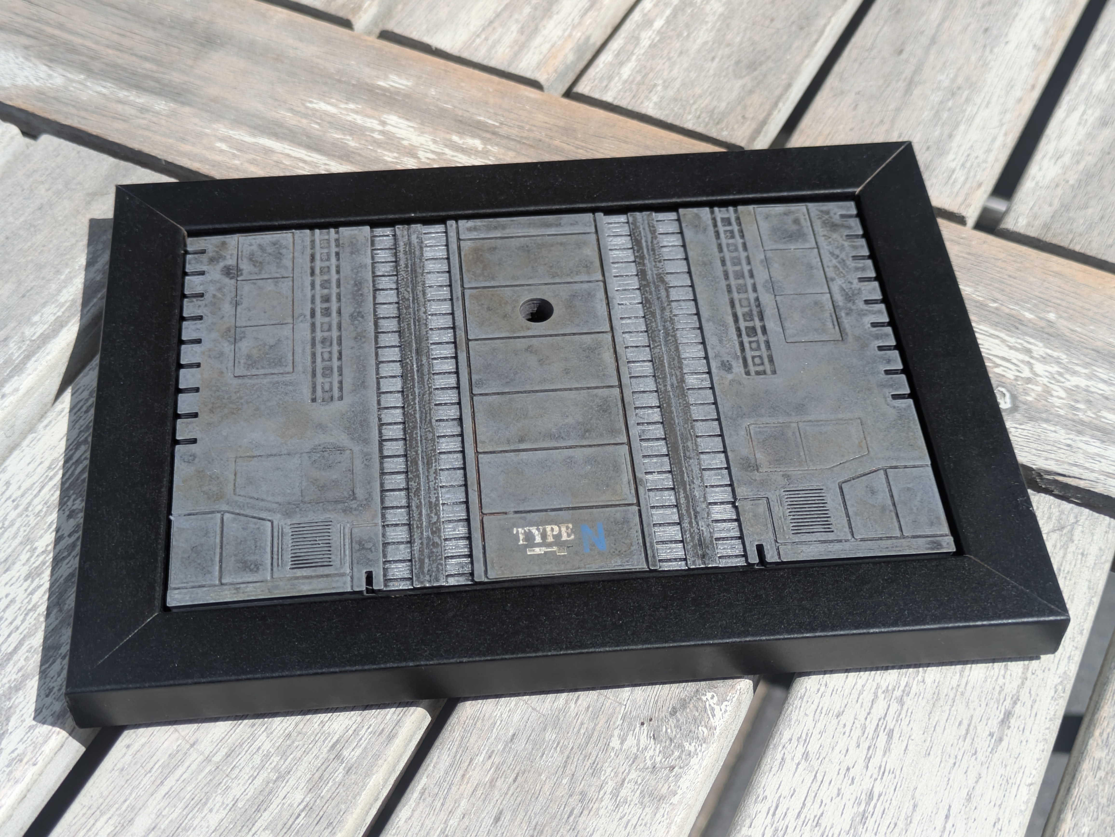 Hangar plate for 1/144 scale mechs/gunpla
