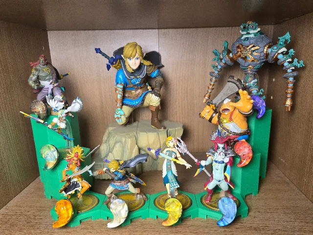 Secret Stone Pin + amiibo Holder