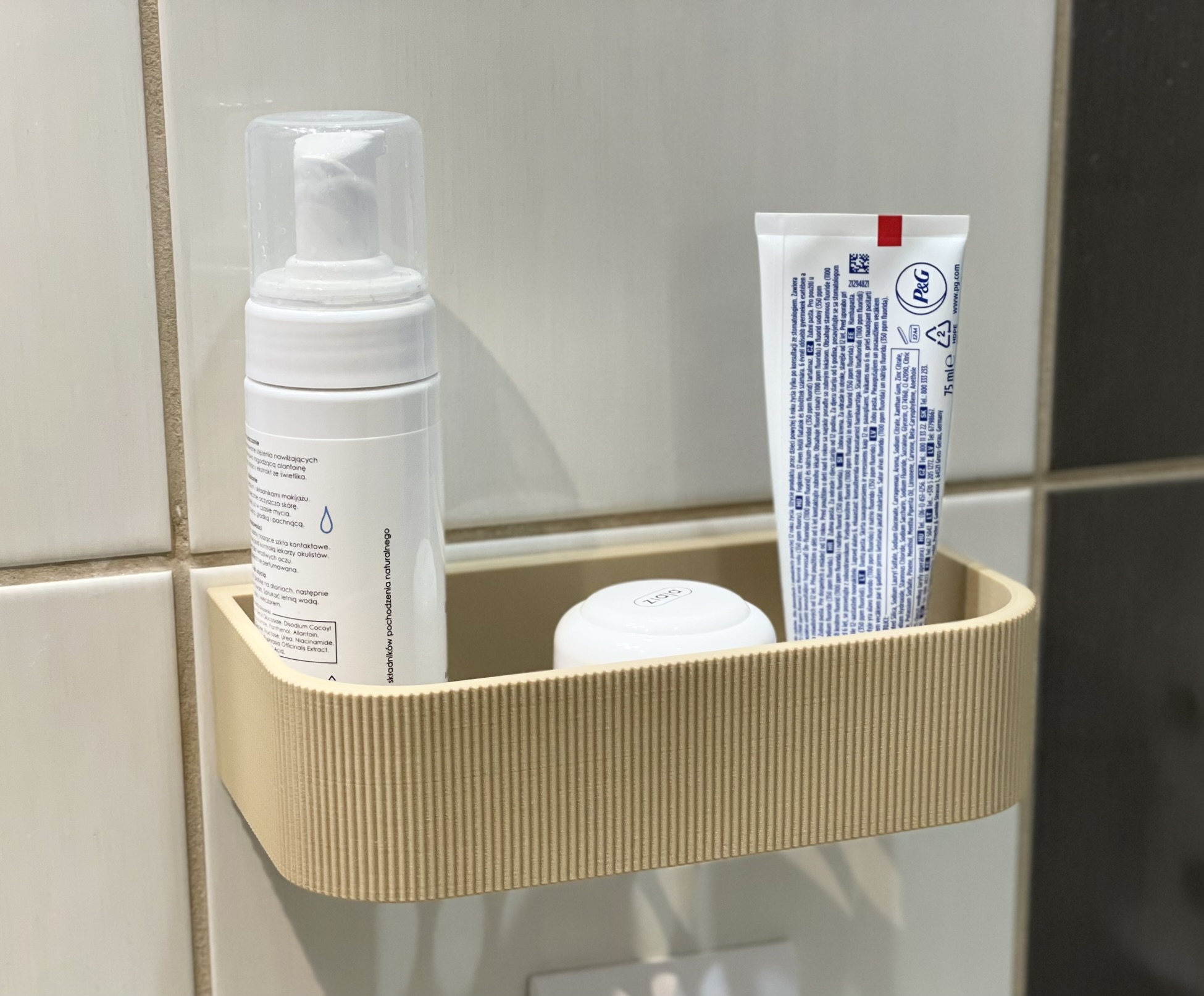 Wall-Mounted Bathroom Shelf with Quick Removal