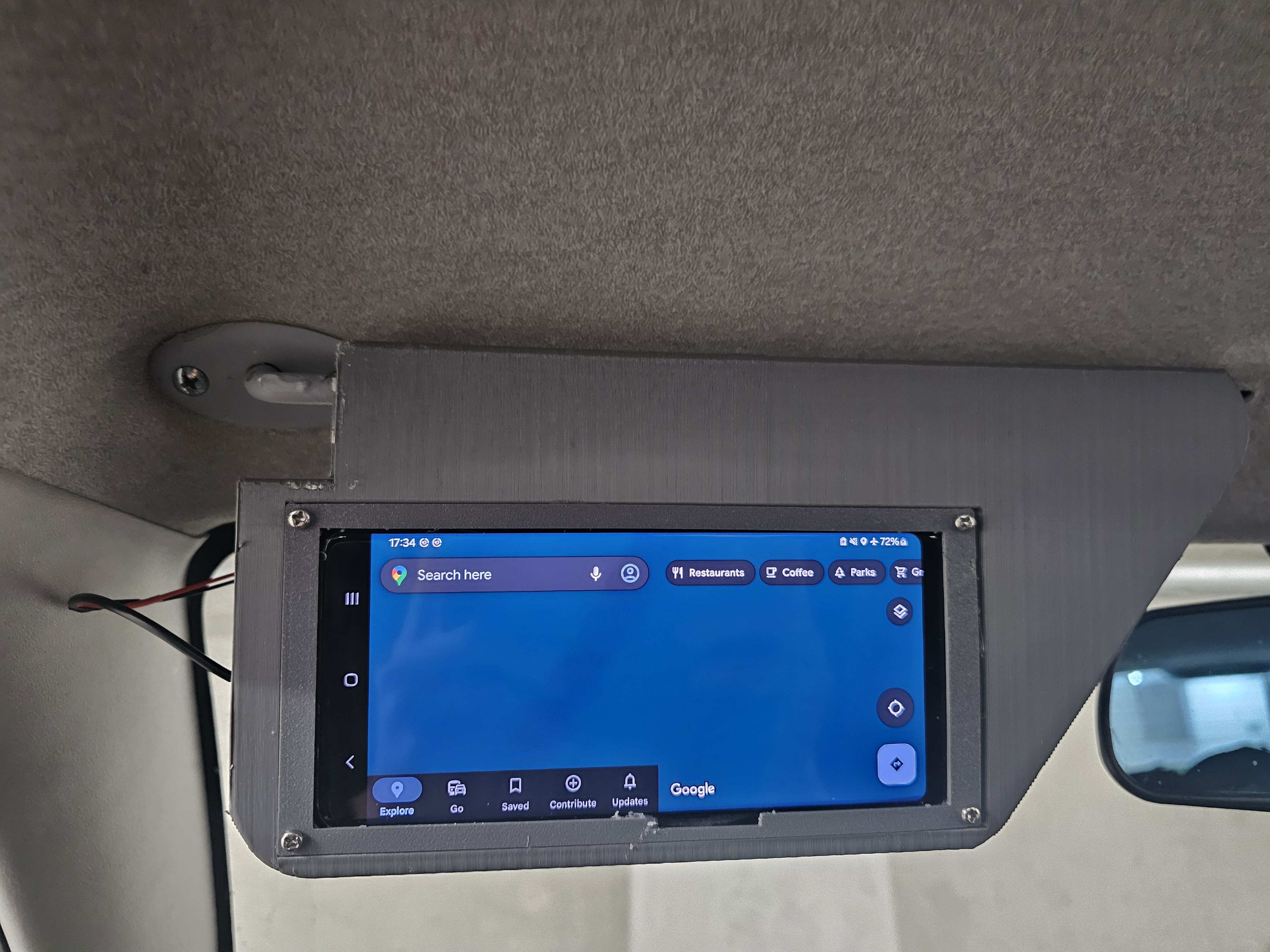 Toyota Yaris sun visor with navigation (phone)