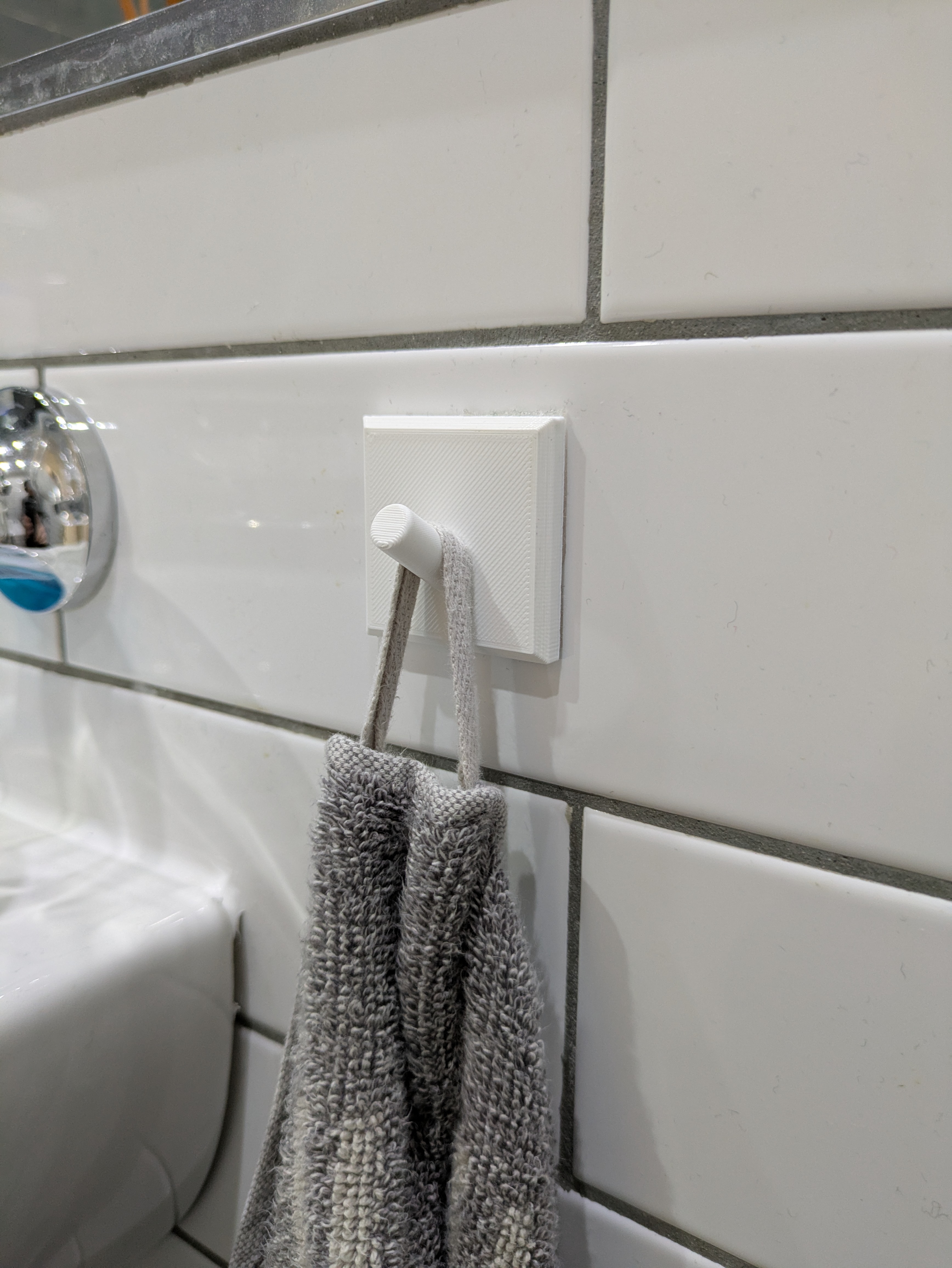 Basic towel peg