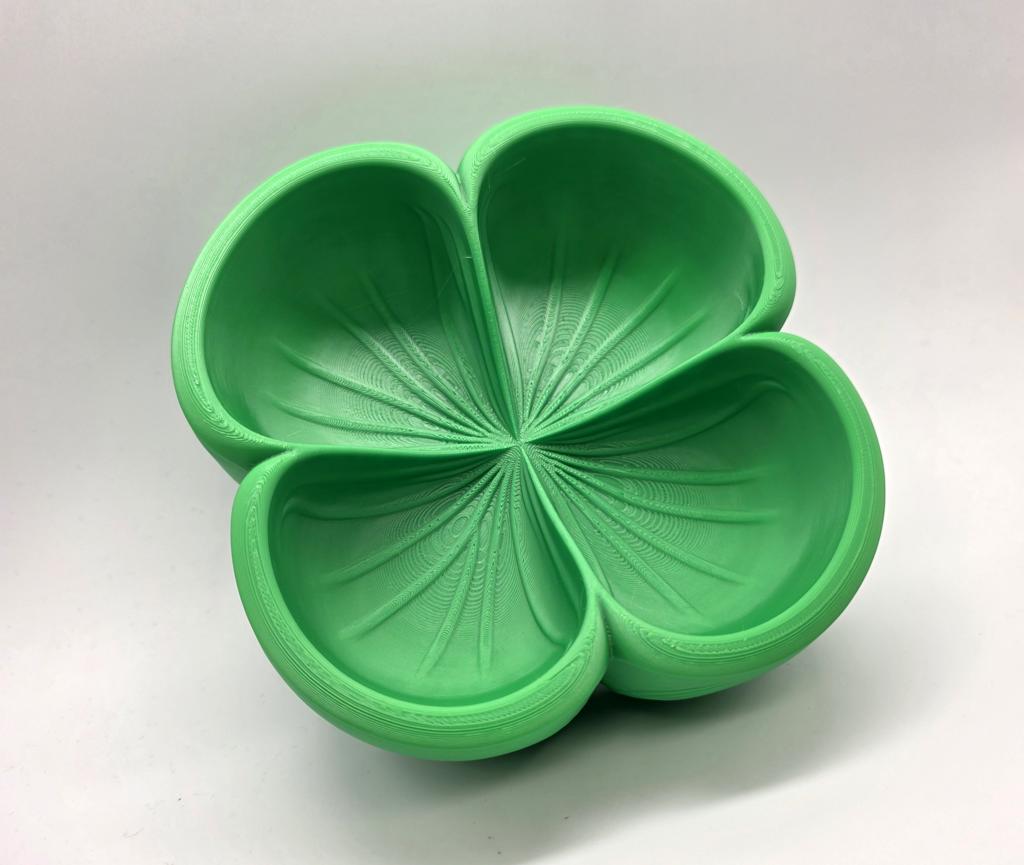 Deep 4 Leaf Clover Bowl- No Supports