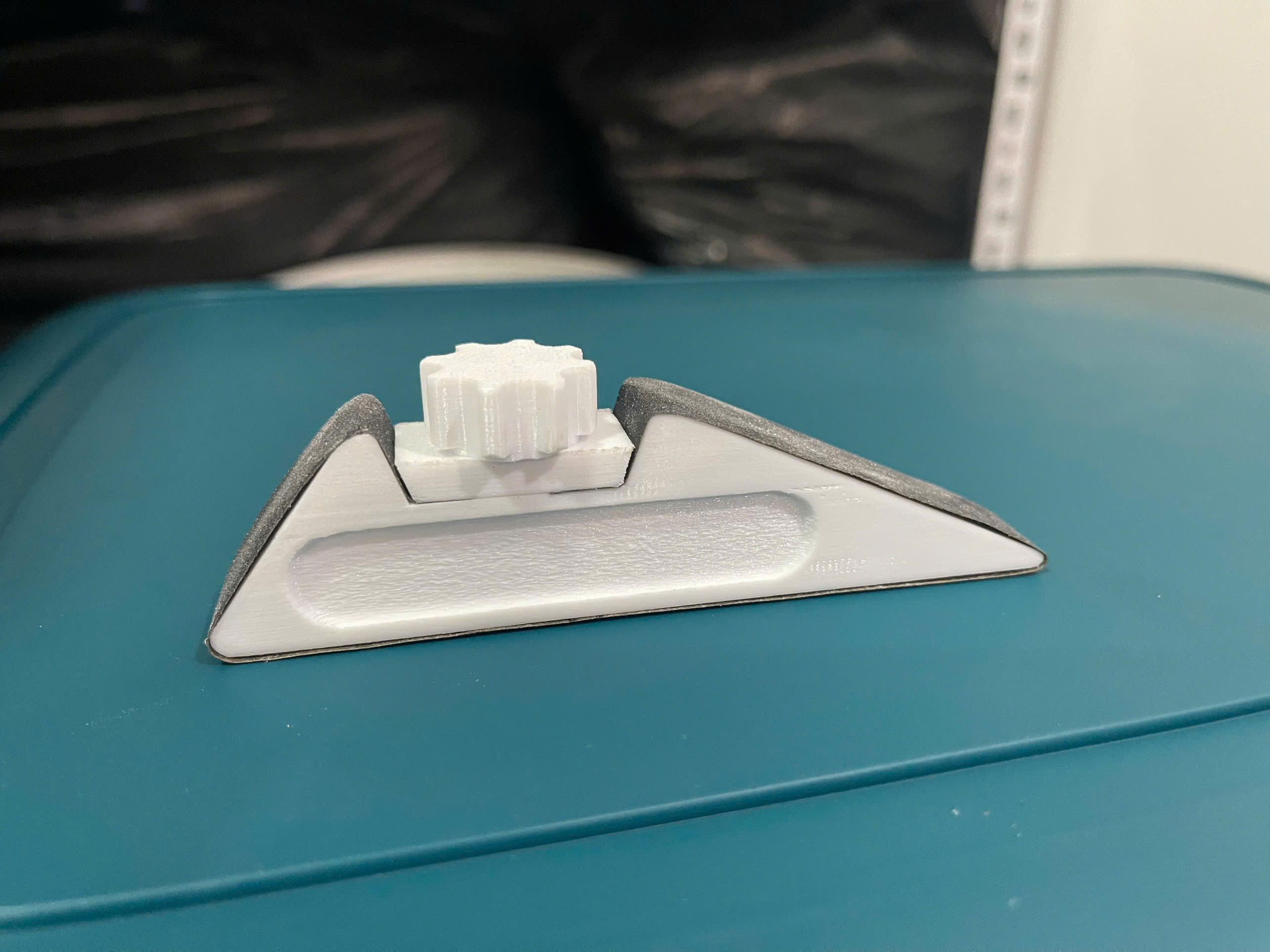 Mini ergonomic sanding block