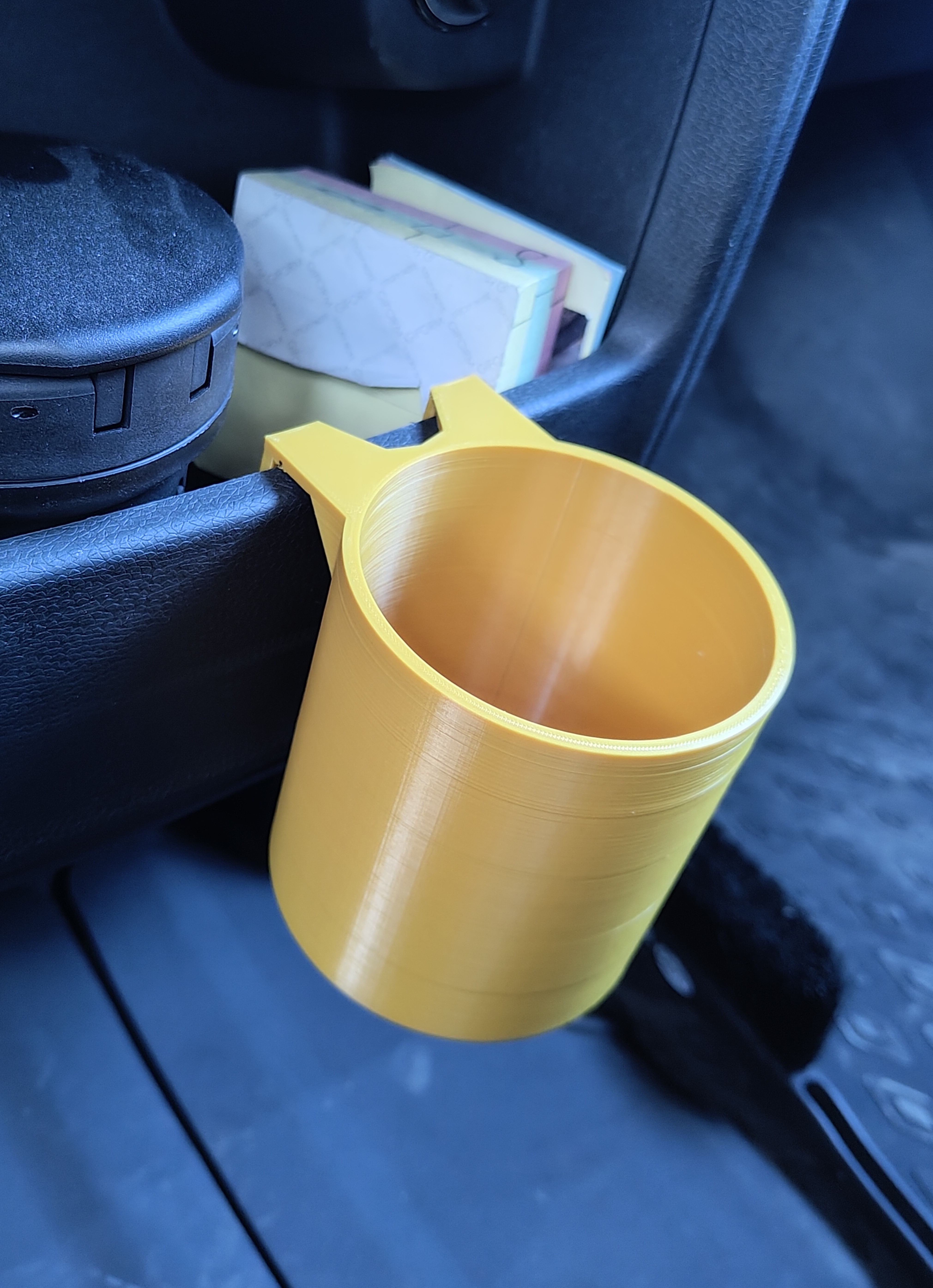 Miniatura 2 do modelo 3D IDBuzz centre console cup holder