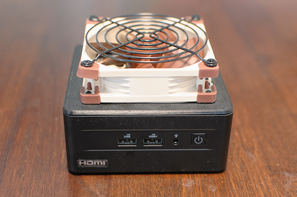 Asus NUC 12 Pro lid with 92mm fan hole