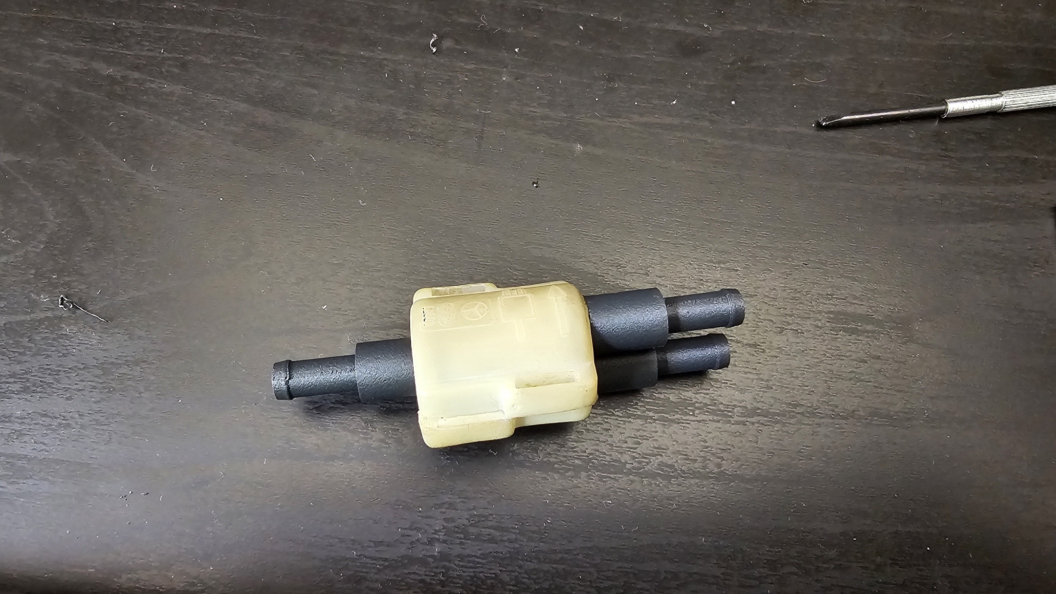 Washer Fluid Splitter: Check Valve Stems