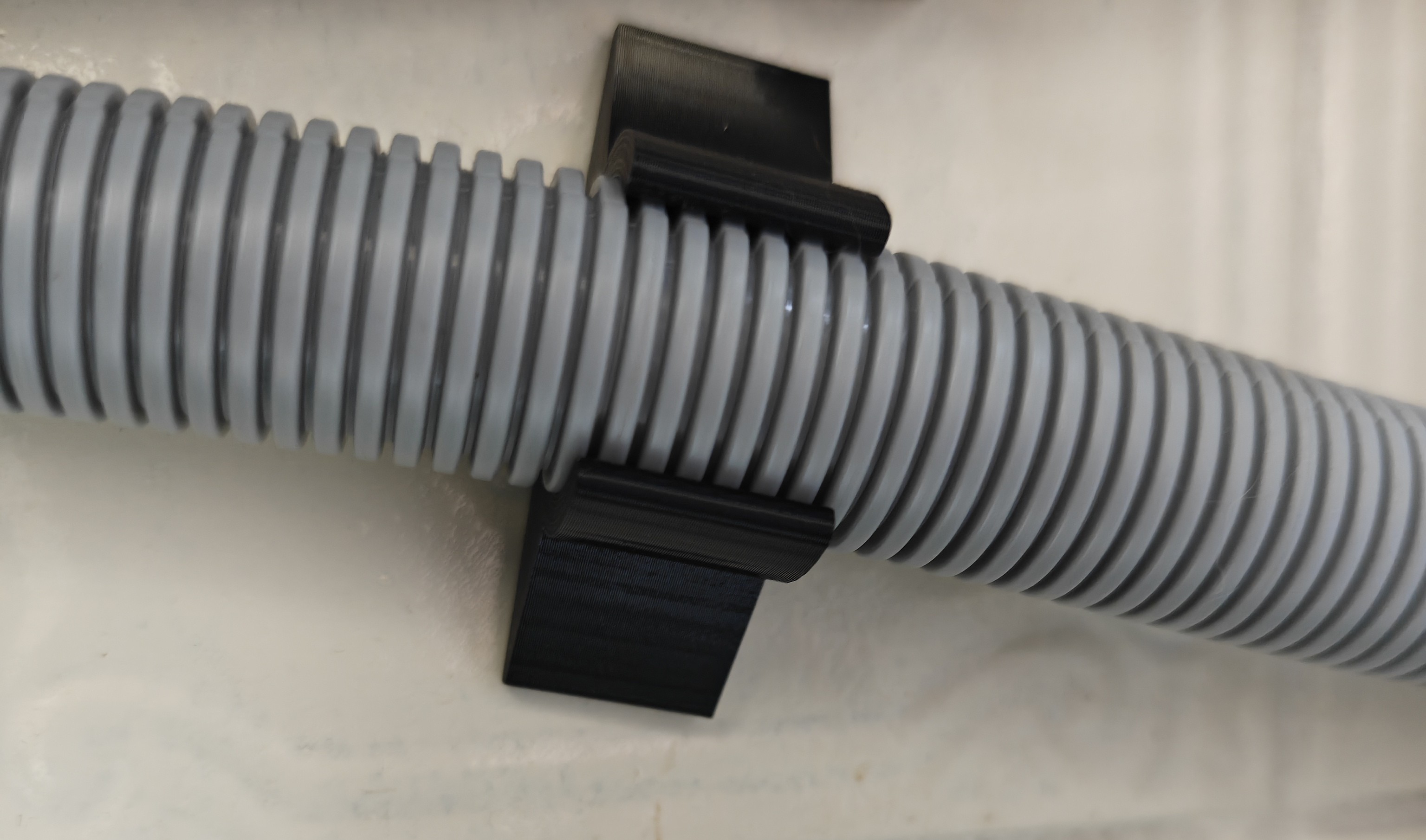 langer Waschmaschine Schlauchhalter / long washing machine hose holder