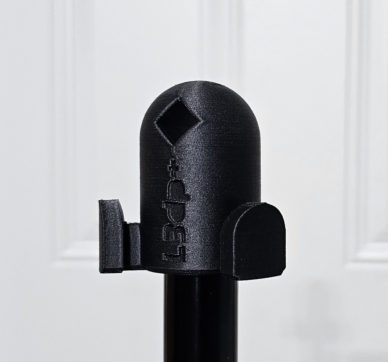 Painter pole cap for wire antennas V2.0 with guy line tie points
