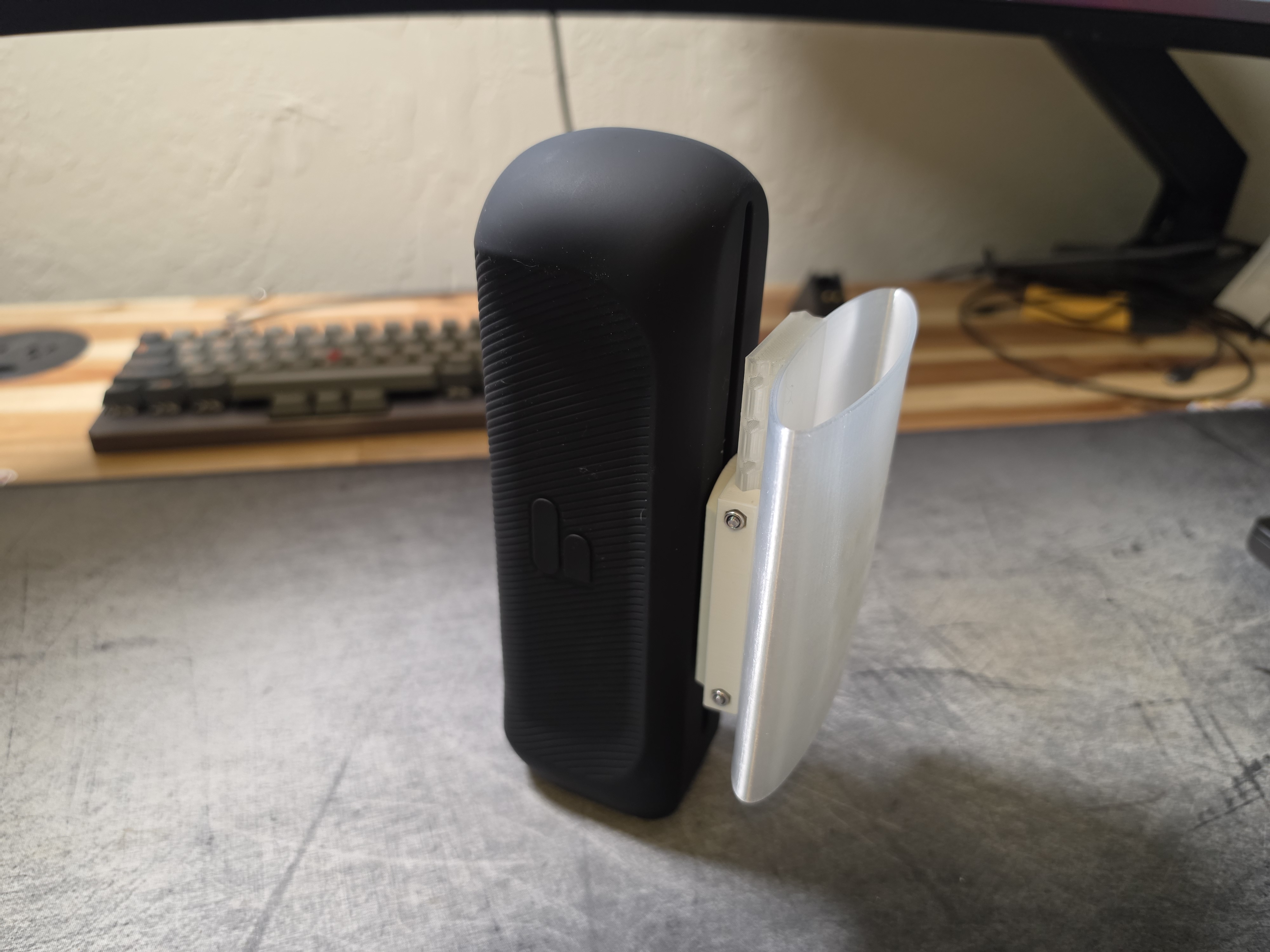 Handy 2 TPU Sleeve Holder