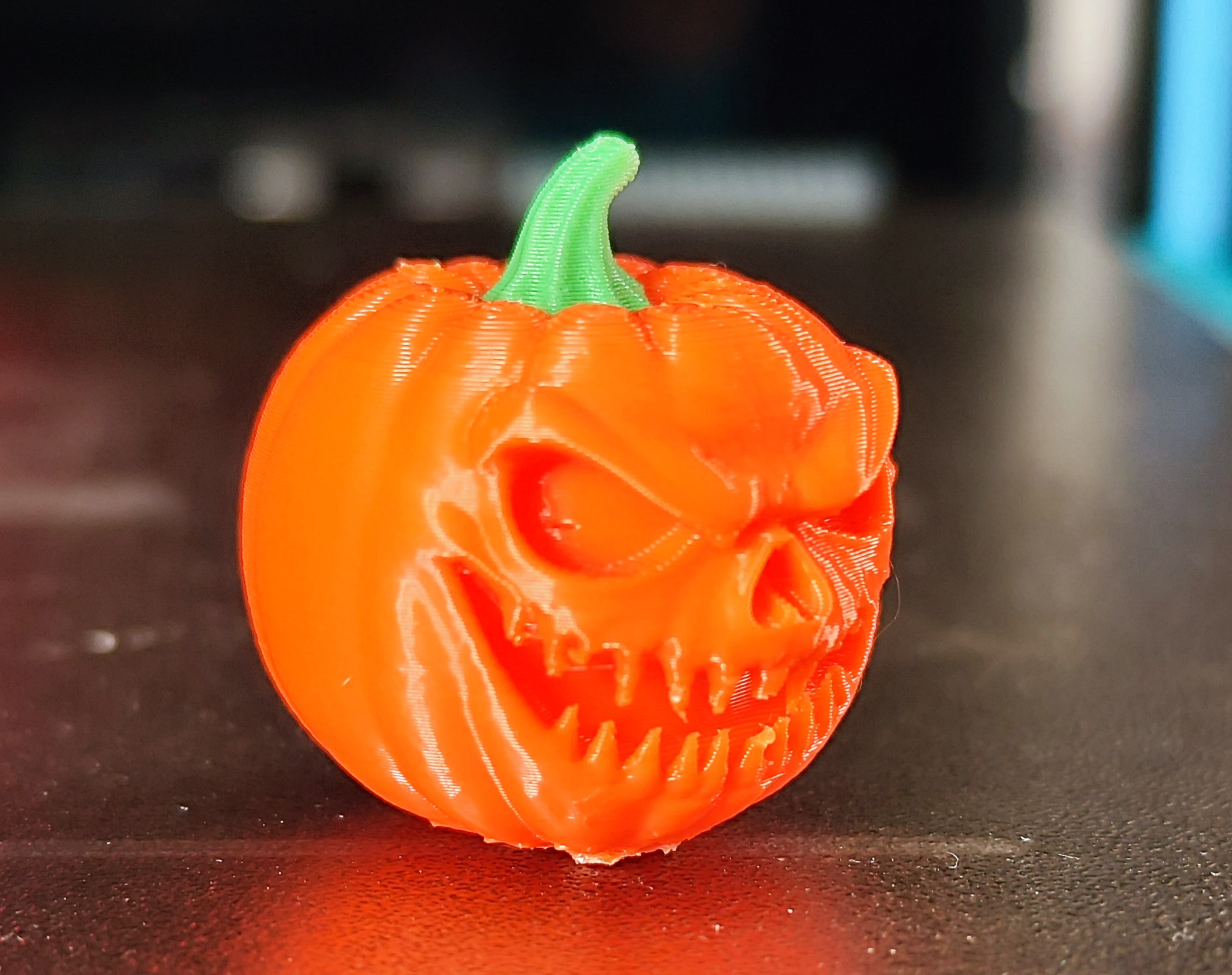 Miniatura 4 do modelo 3D Small scary pumpkin