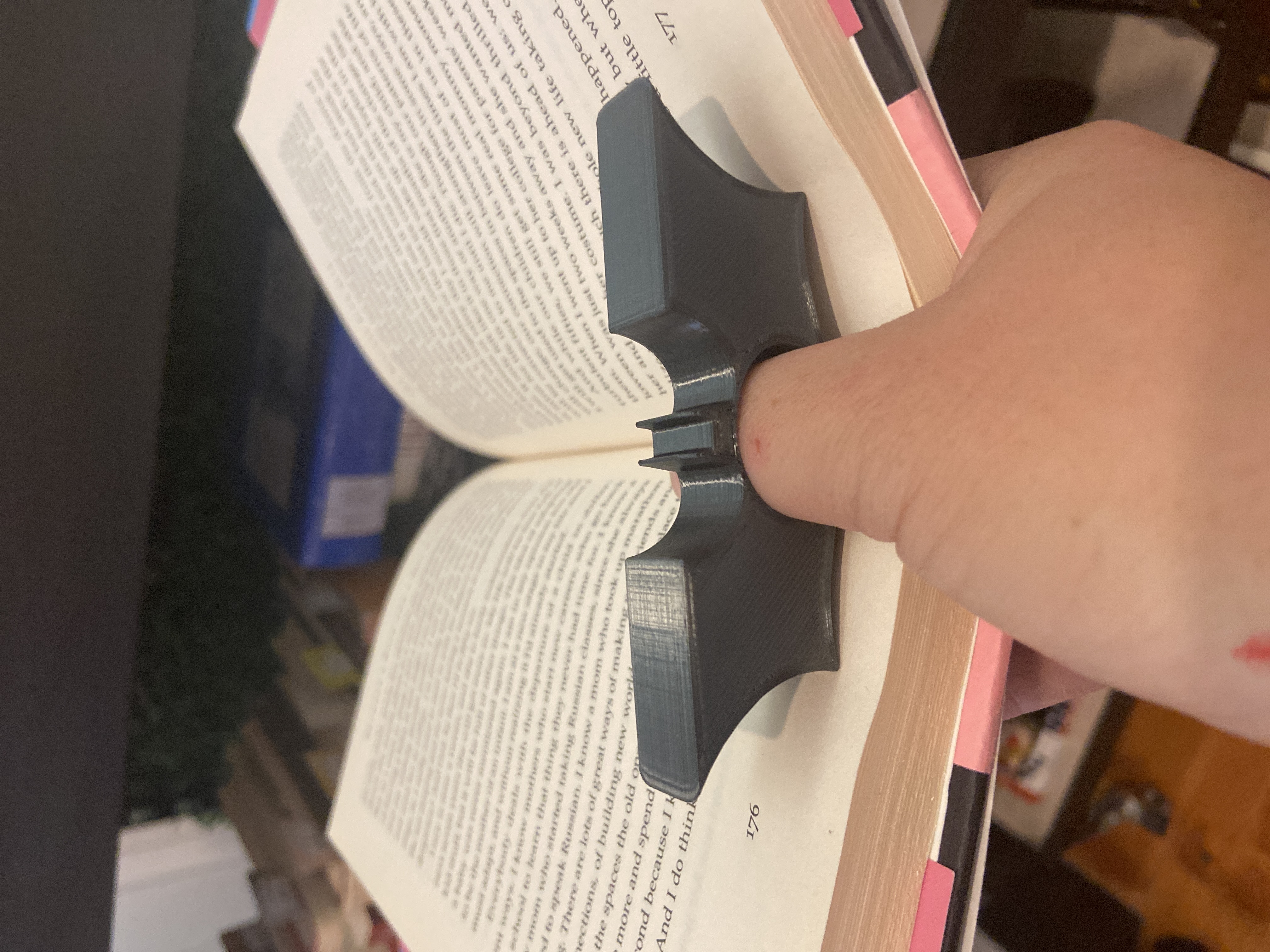 Batman book thumb support — thumbnail 2