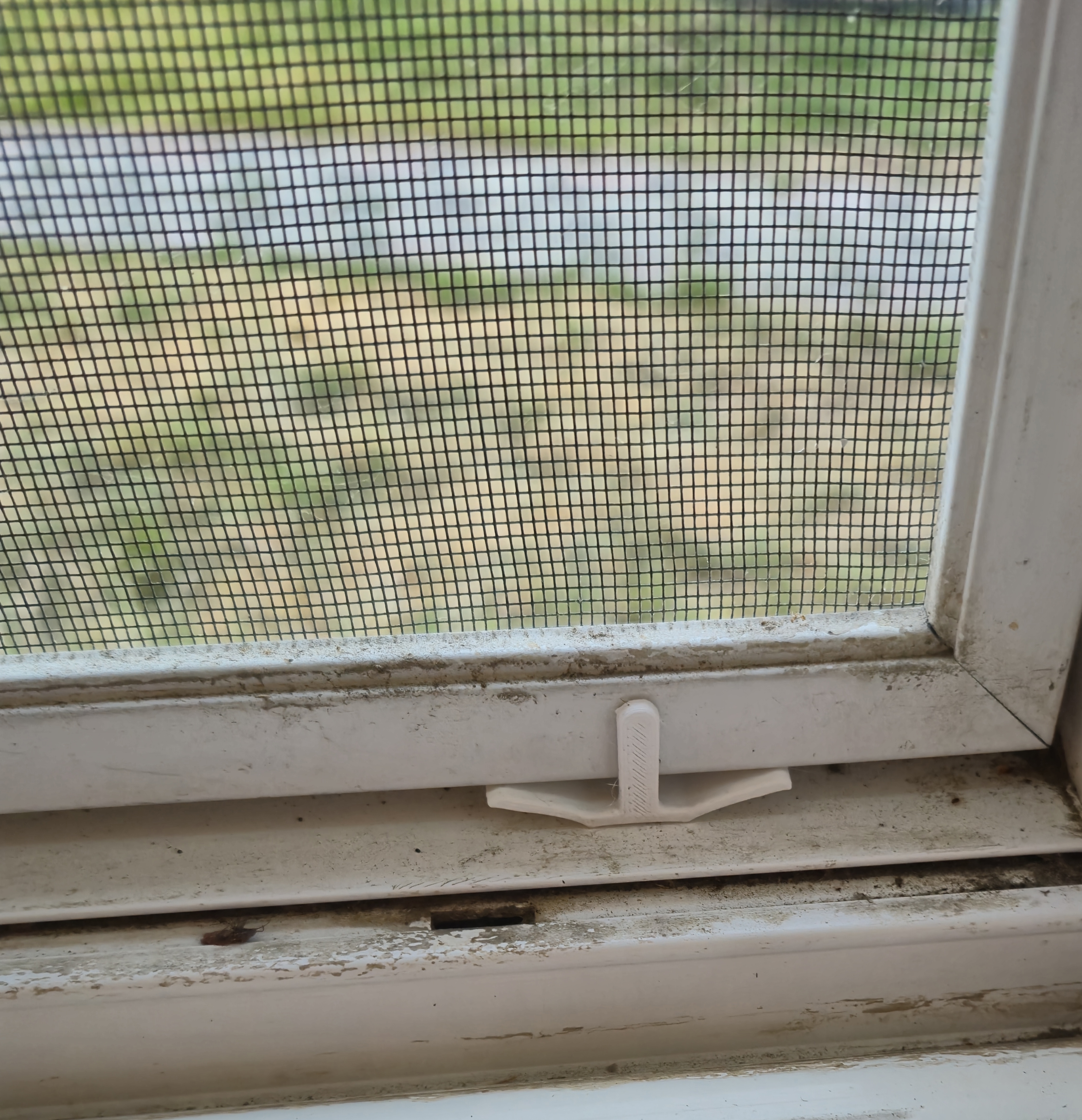 Window Screen Retainer Clip