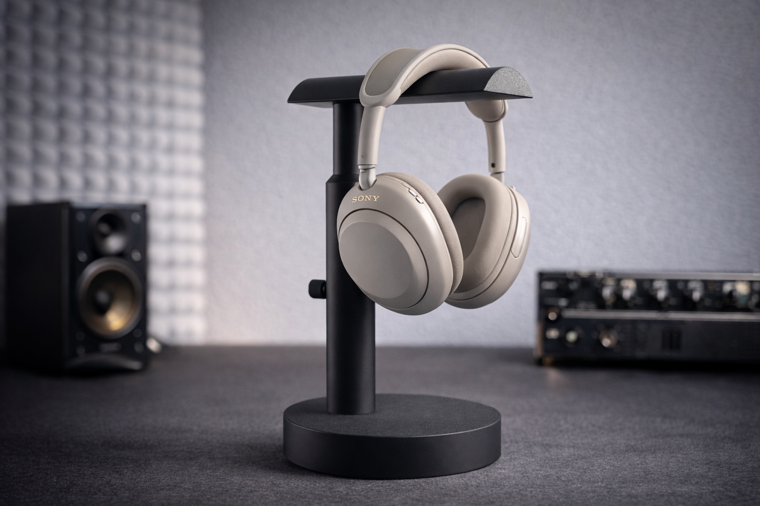 Adjustable Headphone Stand for Desk – Minimal Telescopic Headphones Holder | Modern Office Design — thumbnail 9