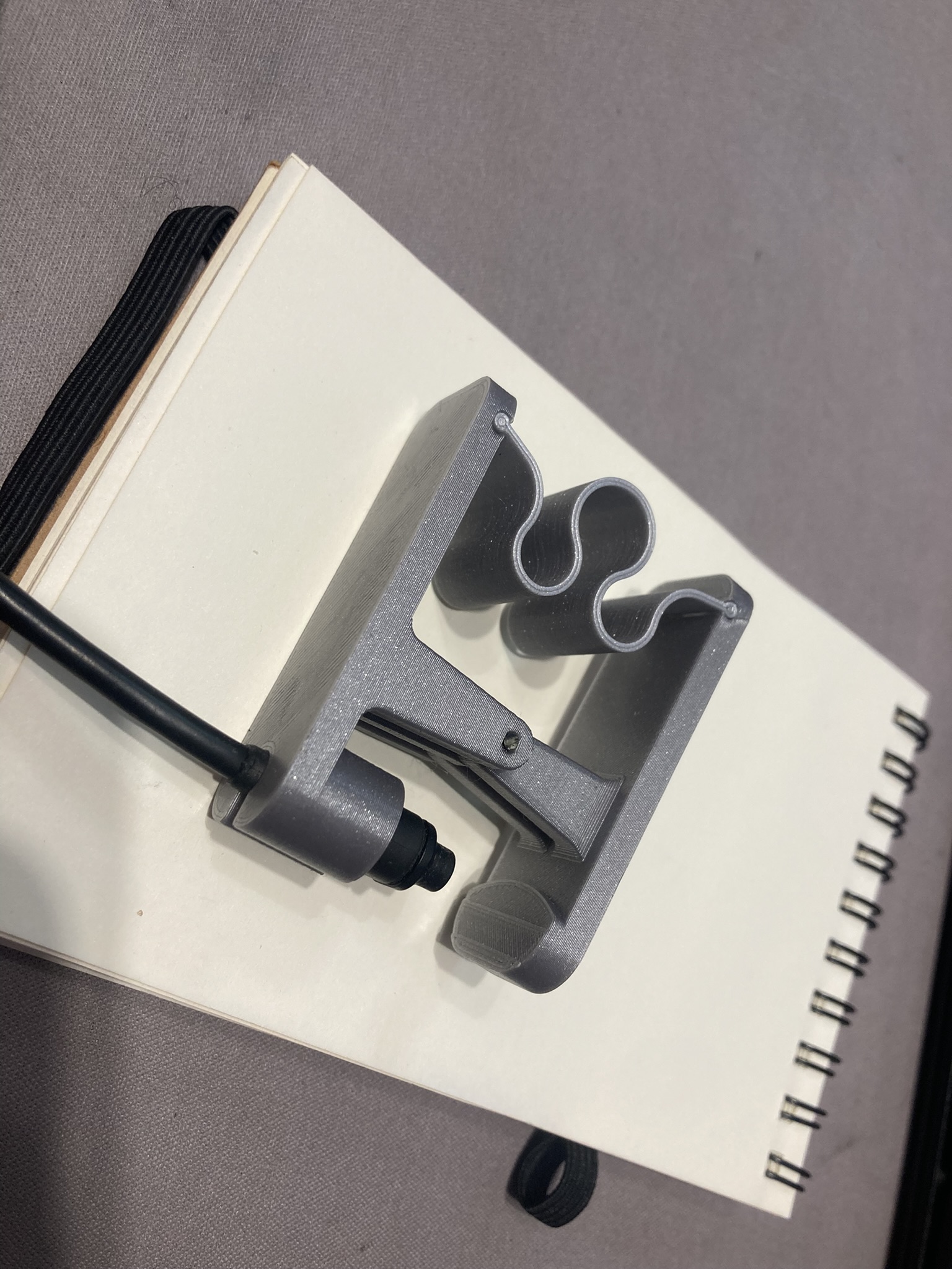 Clip for charging cable for Garmin clock — thumbnail 2