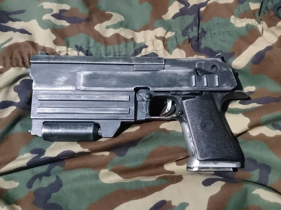 Airsoft Fallout 3/New Vegas 10mm pistol
