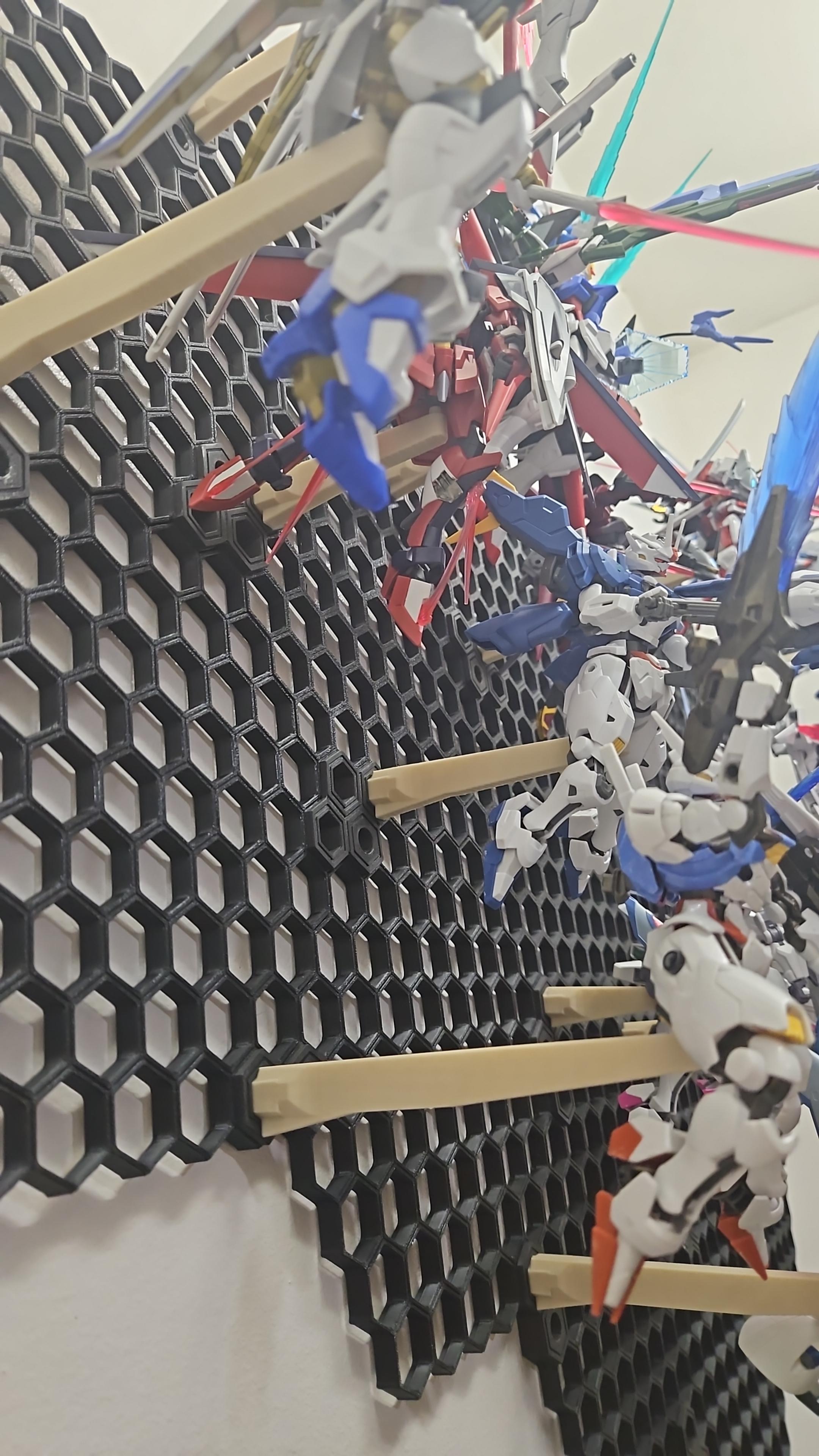 Reoriented Gunpla Dysplay arms