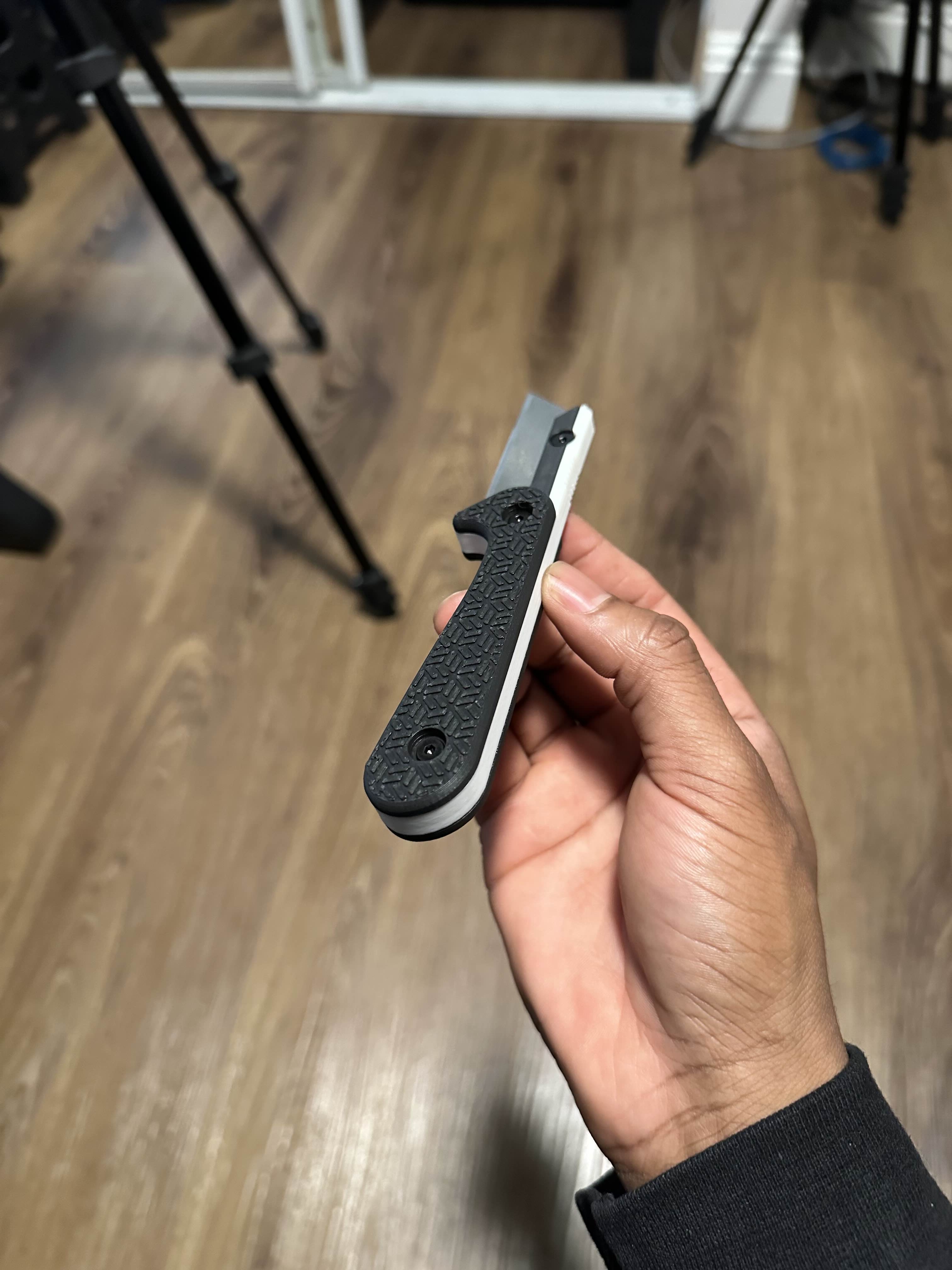 Hexagon Cube Patterned Grip