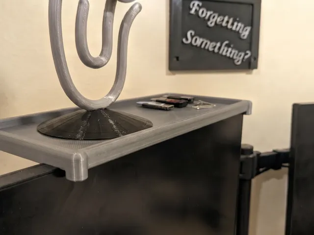 100% 3D-Printable Monitor Shelf