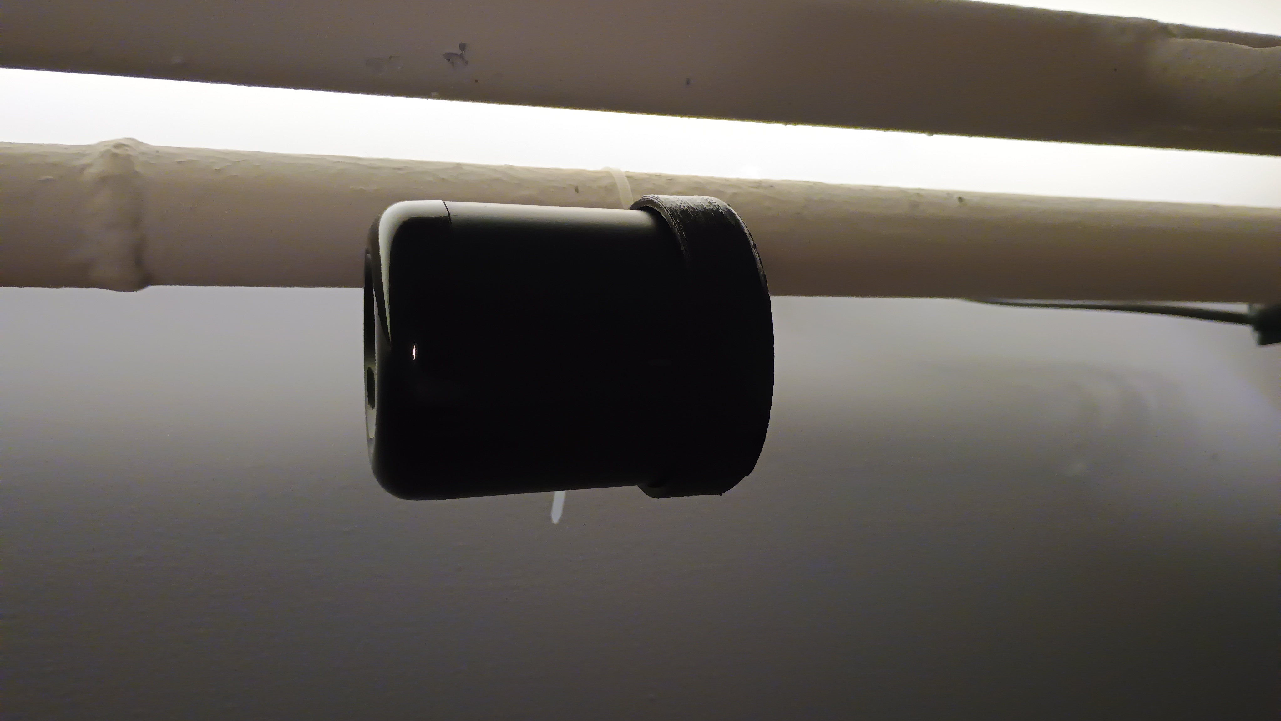 Broadlink rm mini 3 pipe mount