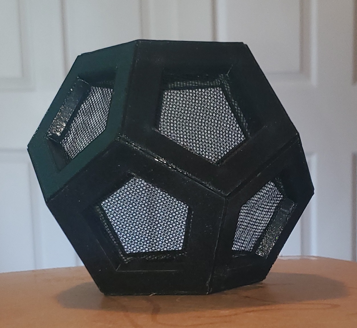 ScreenBall - Parametric dodecahedron with mesh screen faces